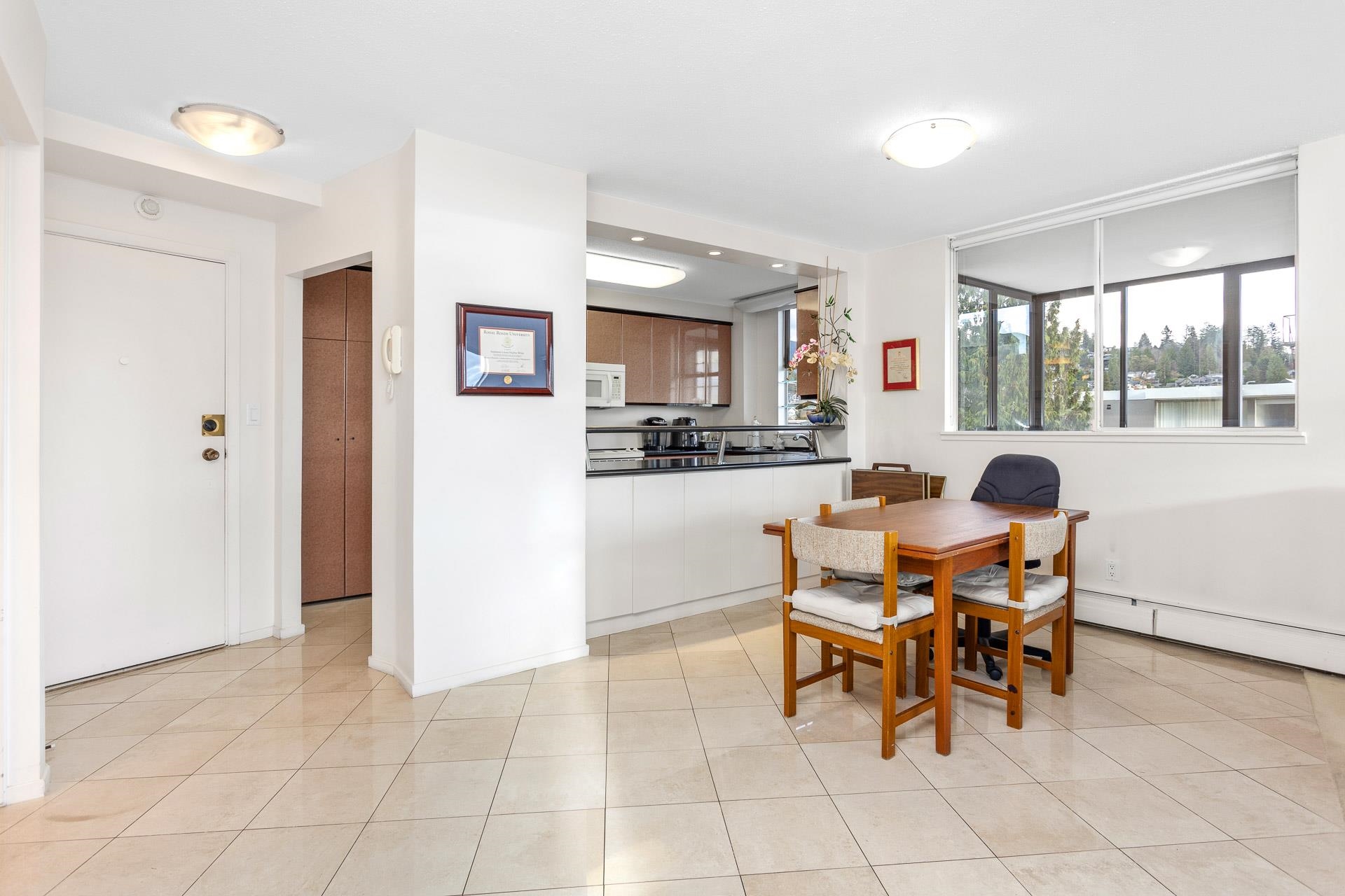 Listing image of 701 1390 DUCHESS AVENUE