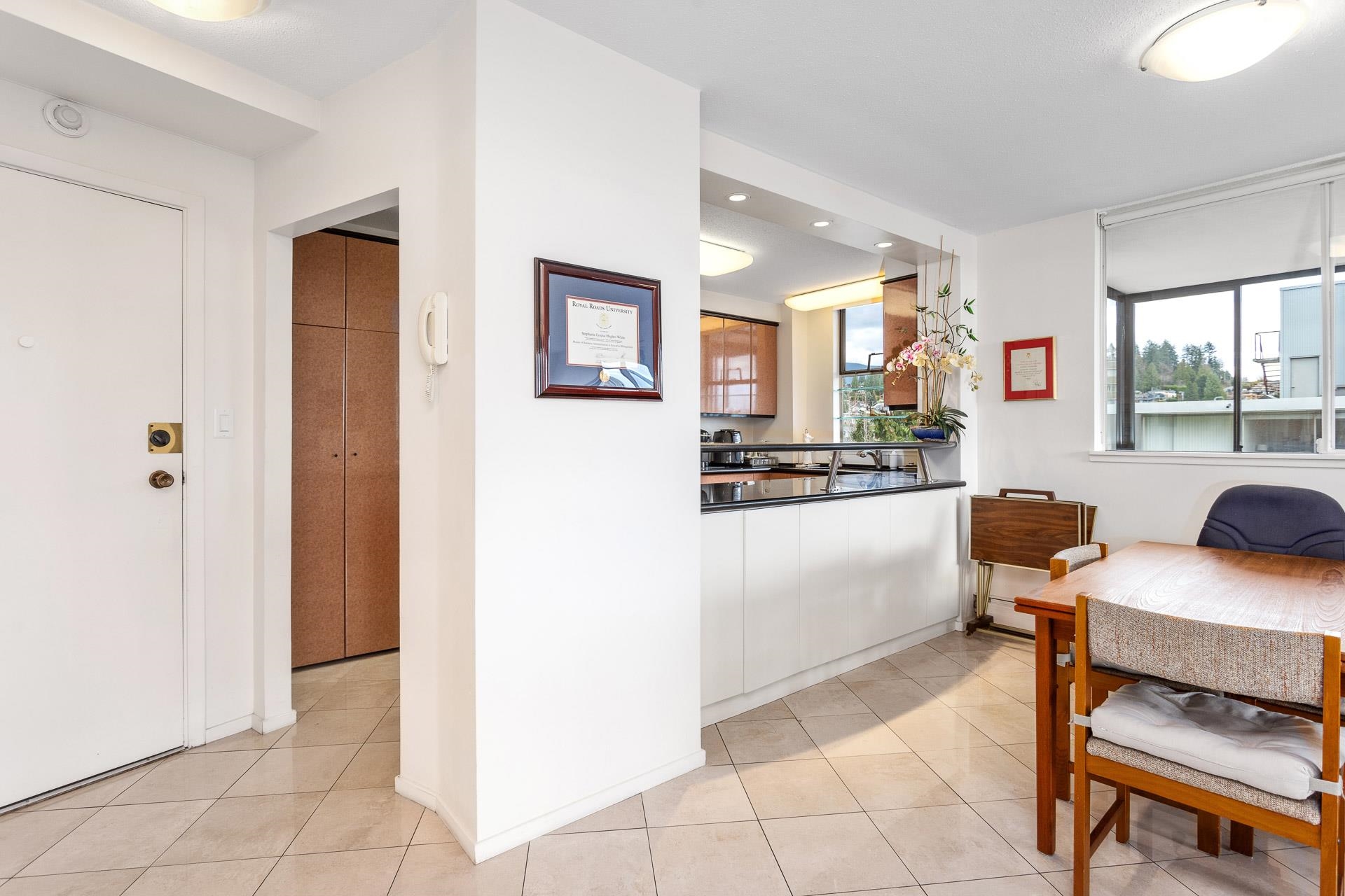 Listing image of 701 1390 DUCHESS AVENUE