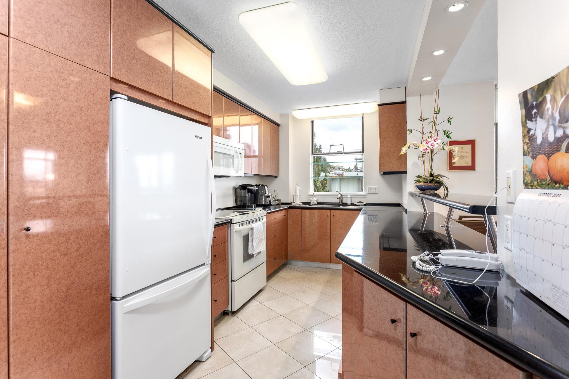 Listing image of 701 1390 DUCHESS AVENUE