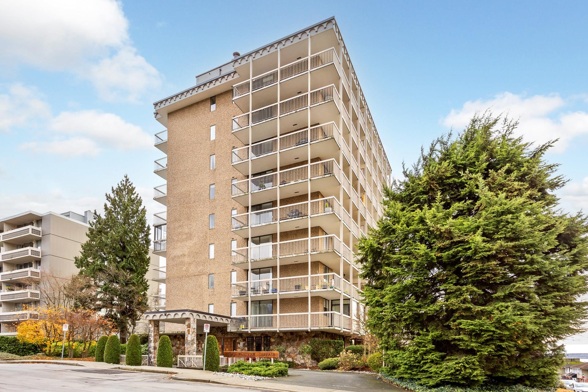 Listing image of 701 1390 DUCHESS AVENUE