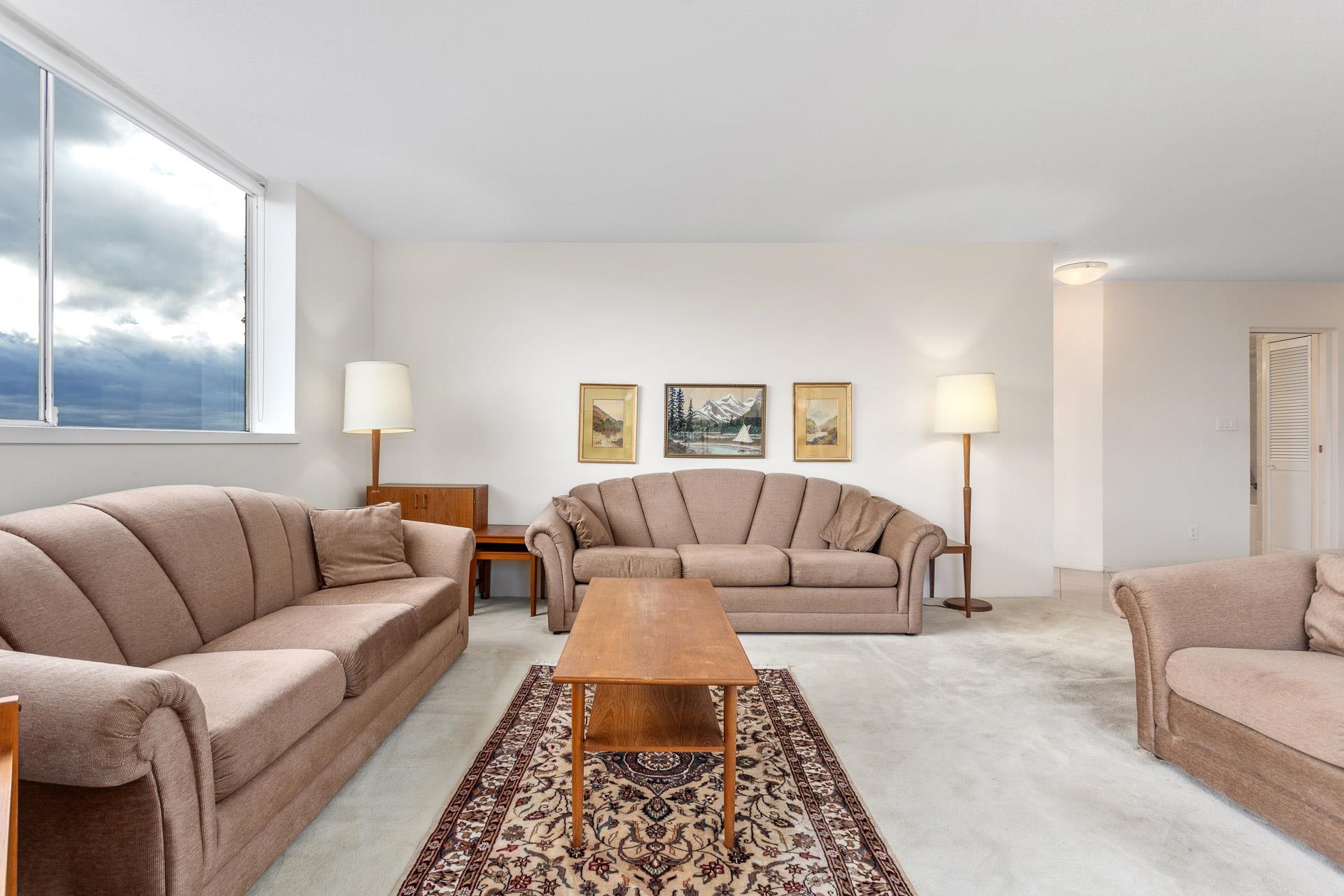 Listing image of 701 1390 DUCHESS AVENUE
