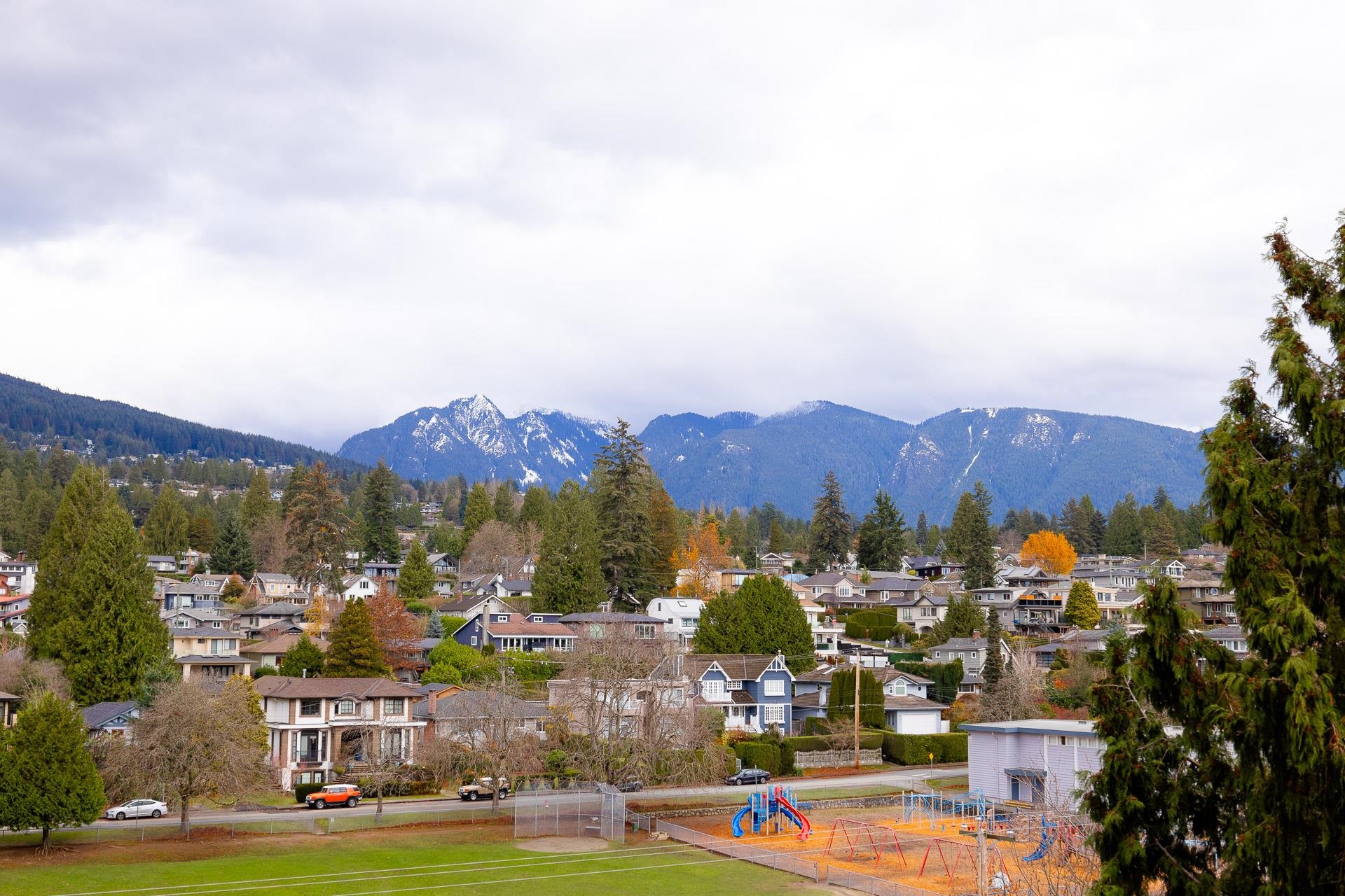 Listing image of 701 1390 DUCHESS AVENUE