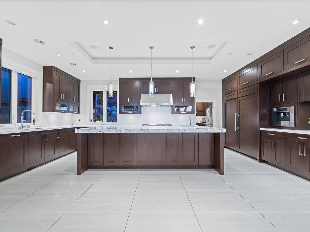 Listing image of 1355 WHITBY ROAD