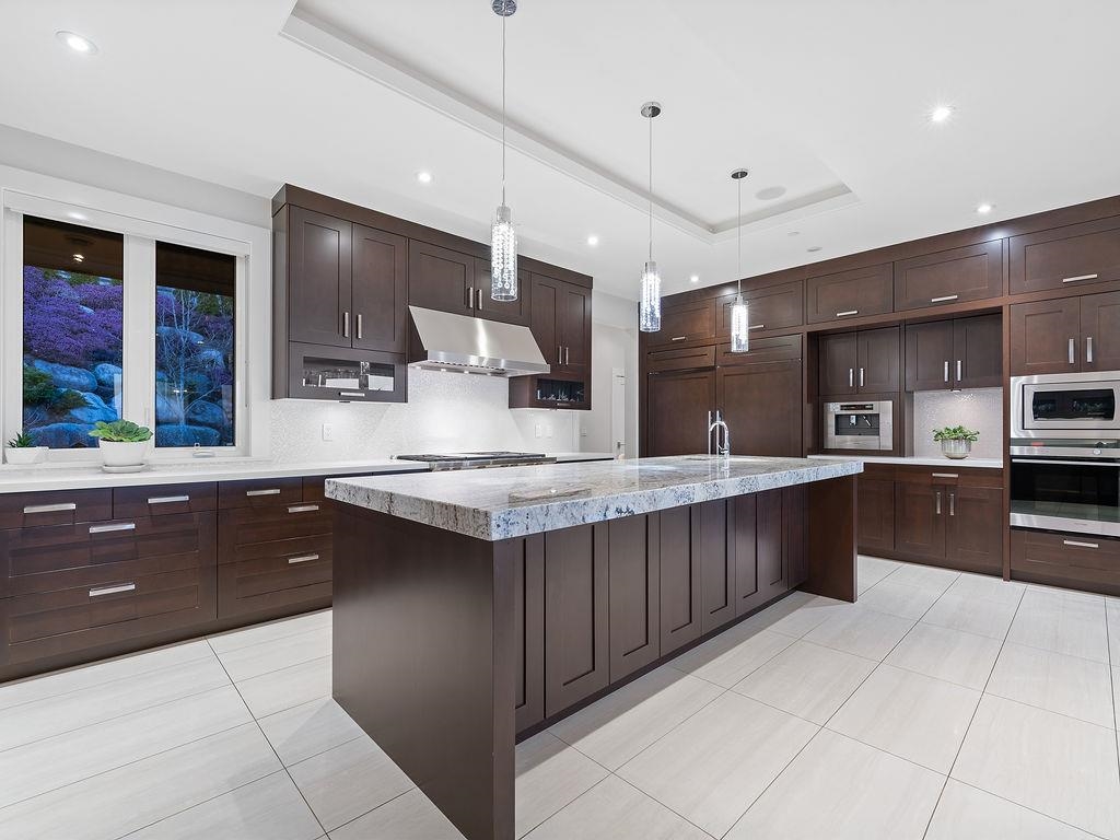 Listing image of 1355 WHITBY ROAD