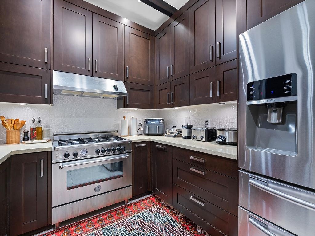 Listing image of 1355 WHITBY ROAD
