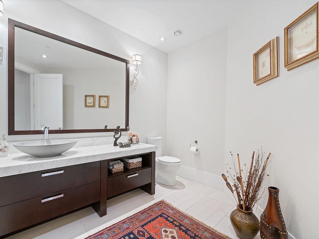 Listing image of 1355 WHITBY ROAD