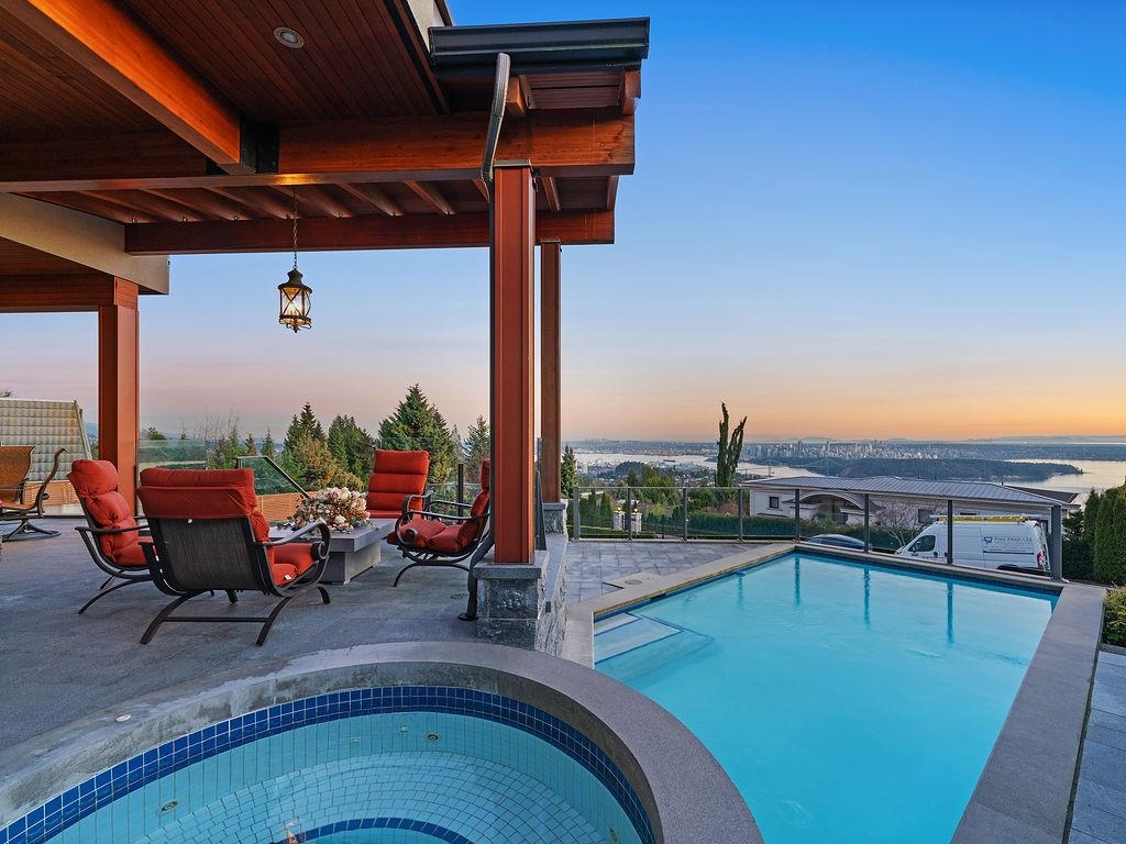 Listing image of 1355 WHITBY ROAD
