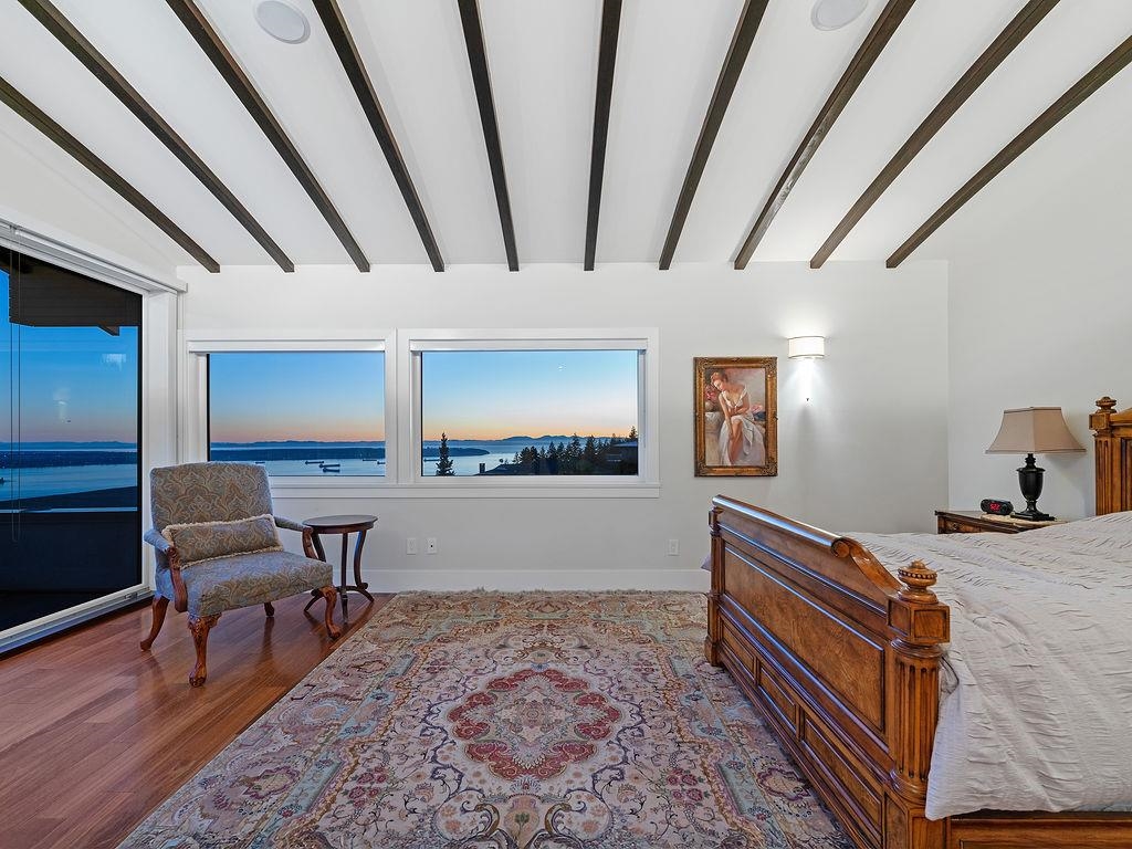 Listing image of 1355 WHITBY ROAD