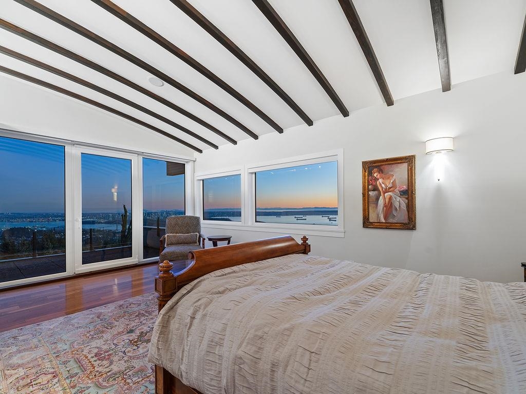 Listing image of 1355 WHITBY ROAD