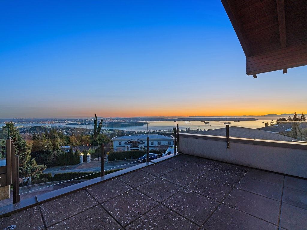 Listing image of 1355 WHITBY ROAD