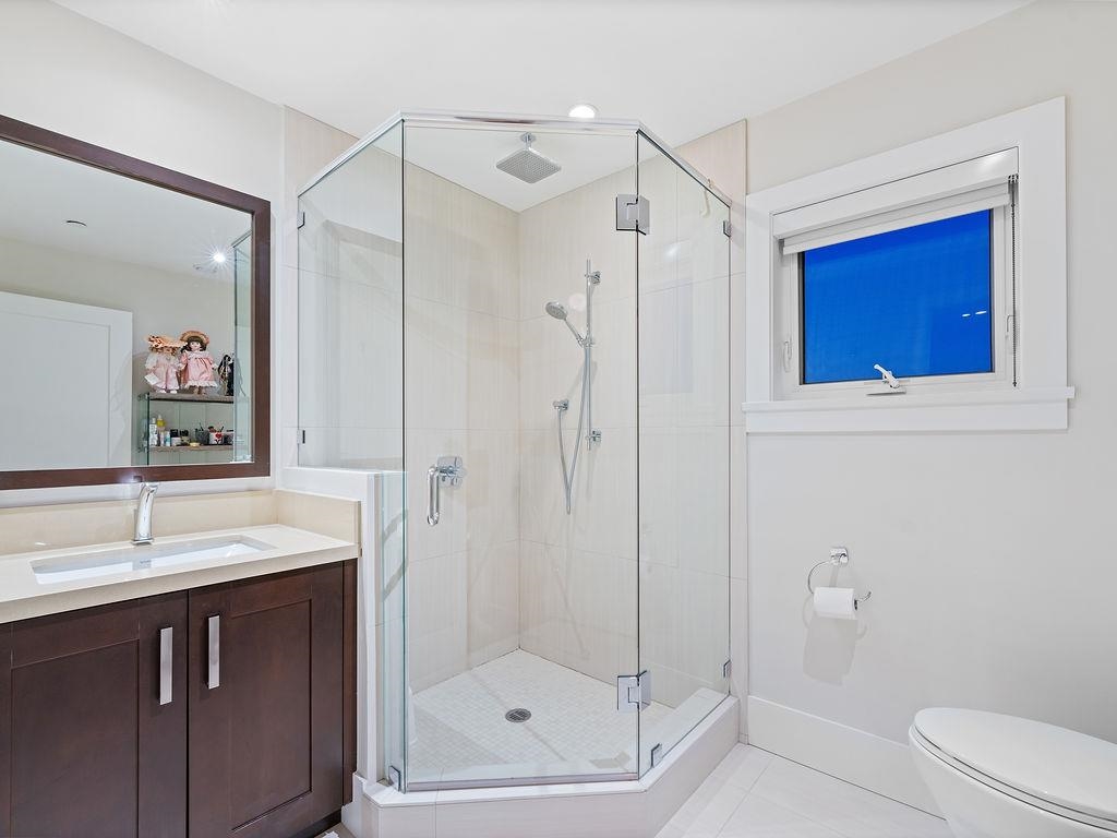 Listing image of 1355 WHITBY ROAD
