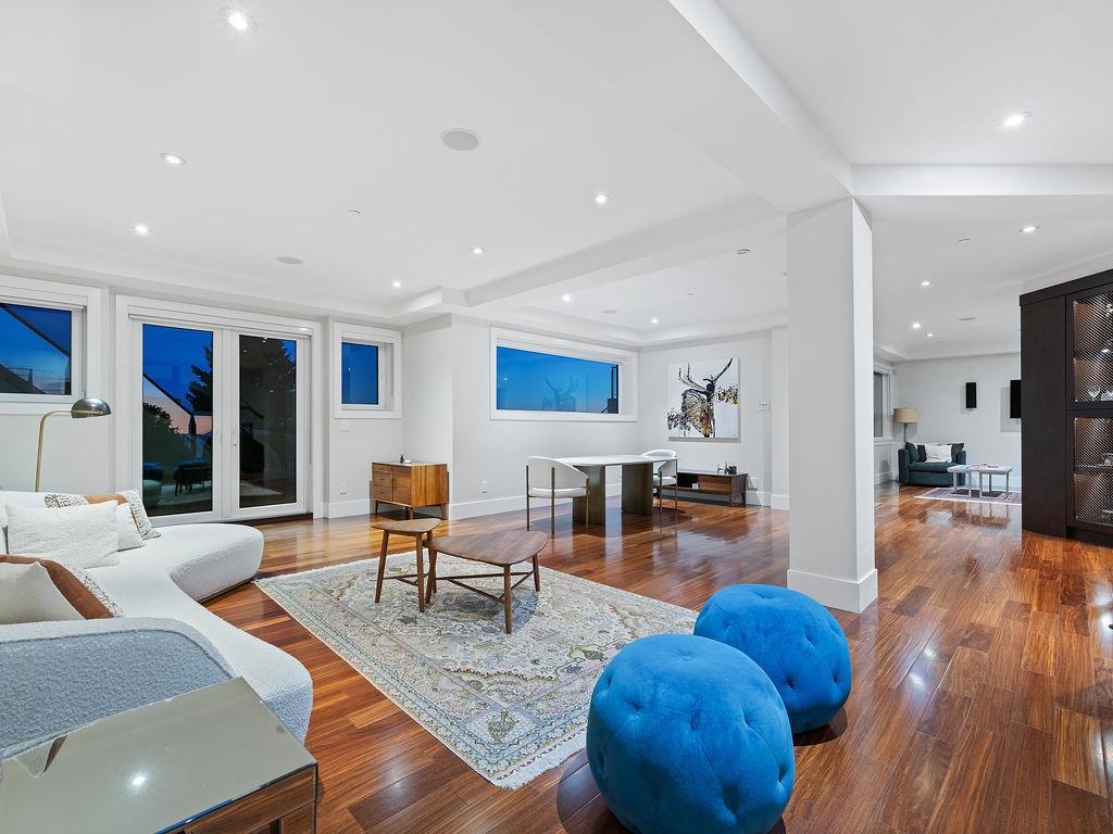 Listing image of 1355 WHITBY ROAD