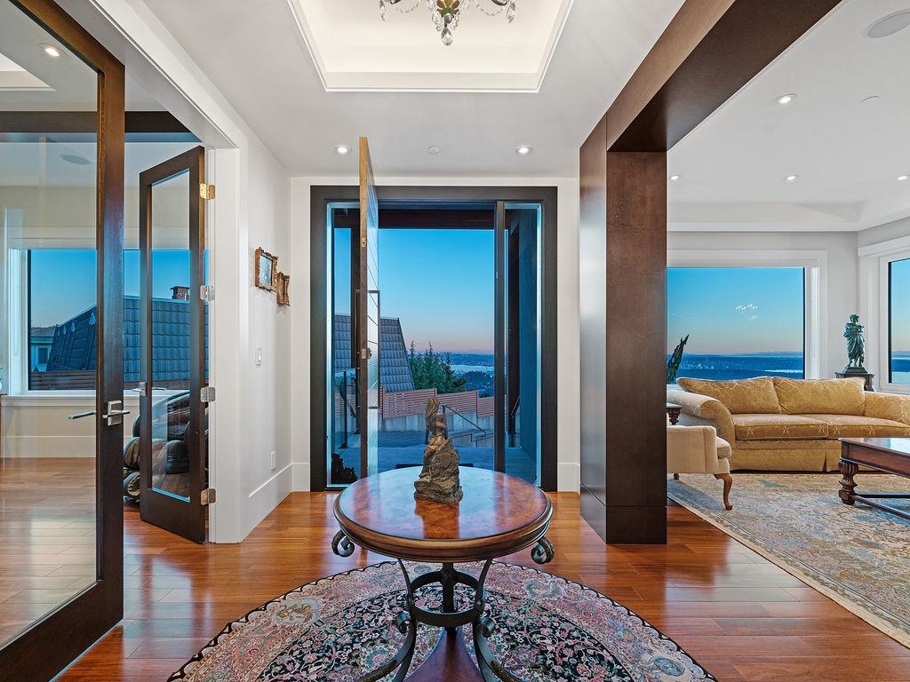 Listing image of 1355 WHITBY ROAD