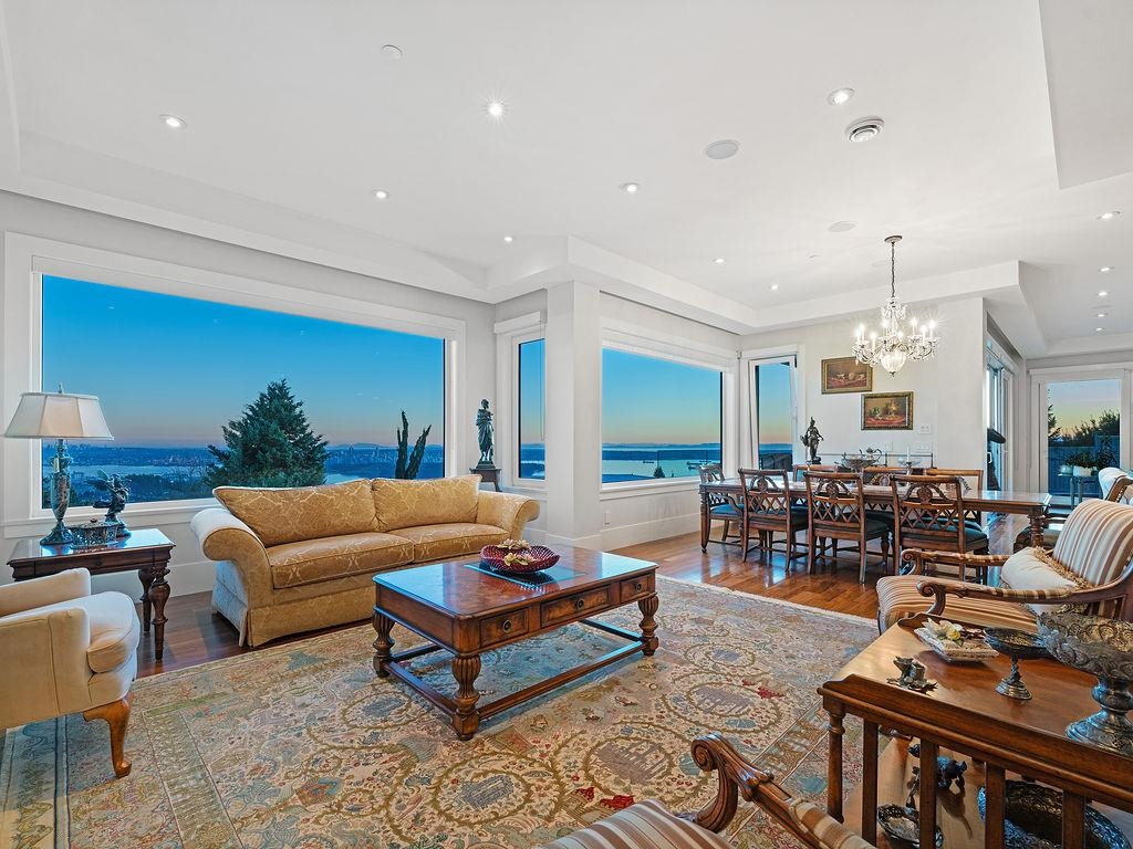 Listing image of 1355 WHITBY ROAD