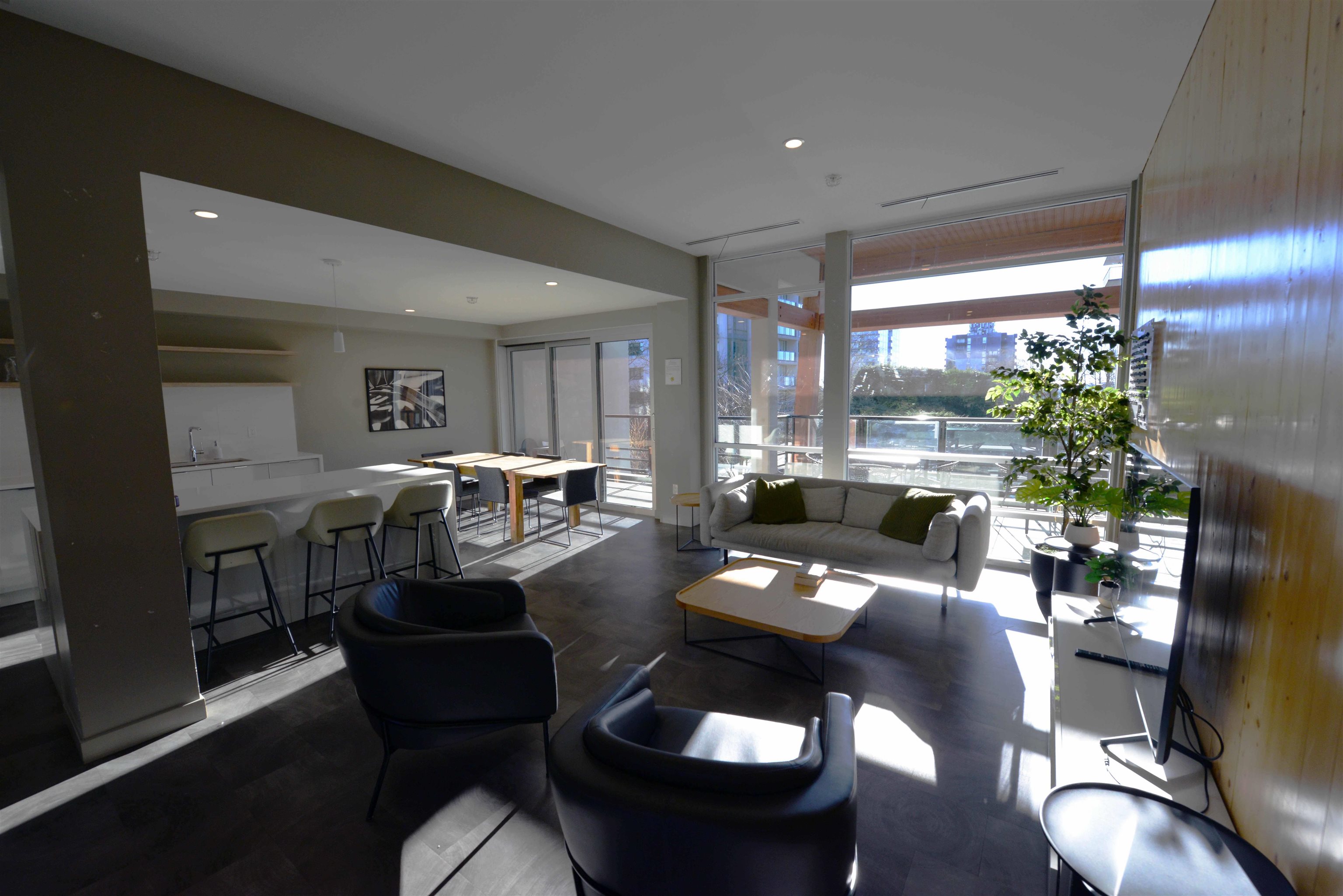 Listing image of 121 108 E 8TH STREET
