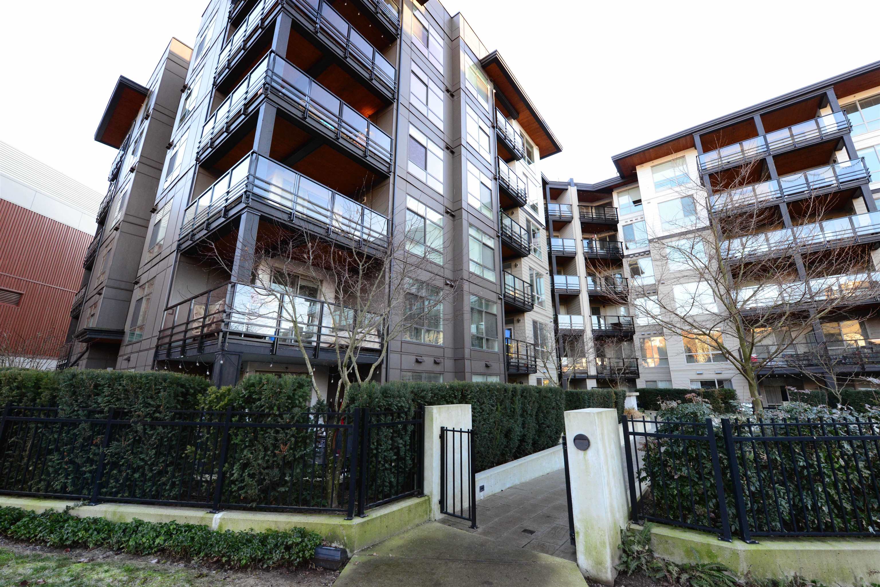 Listing image of 121 108 E 8TH STREET