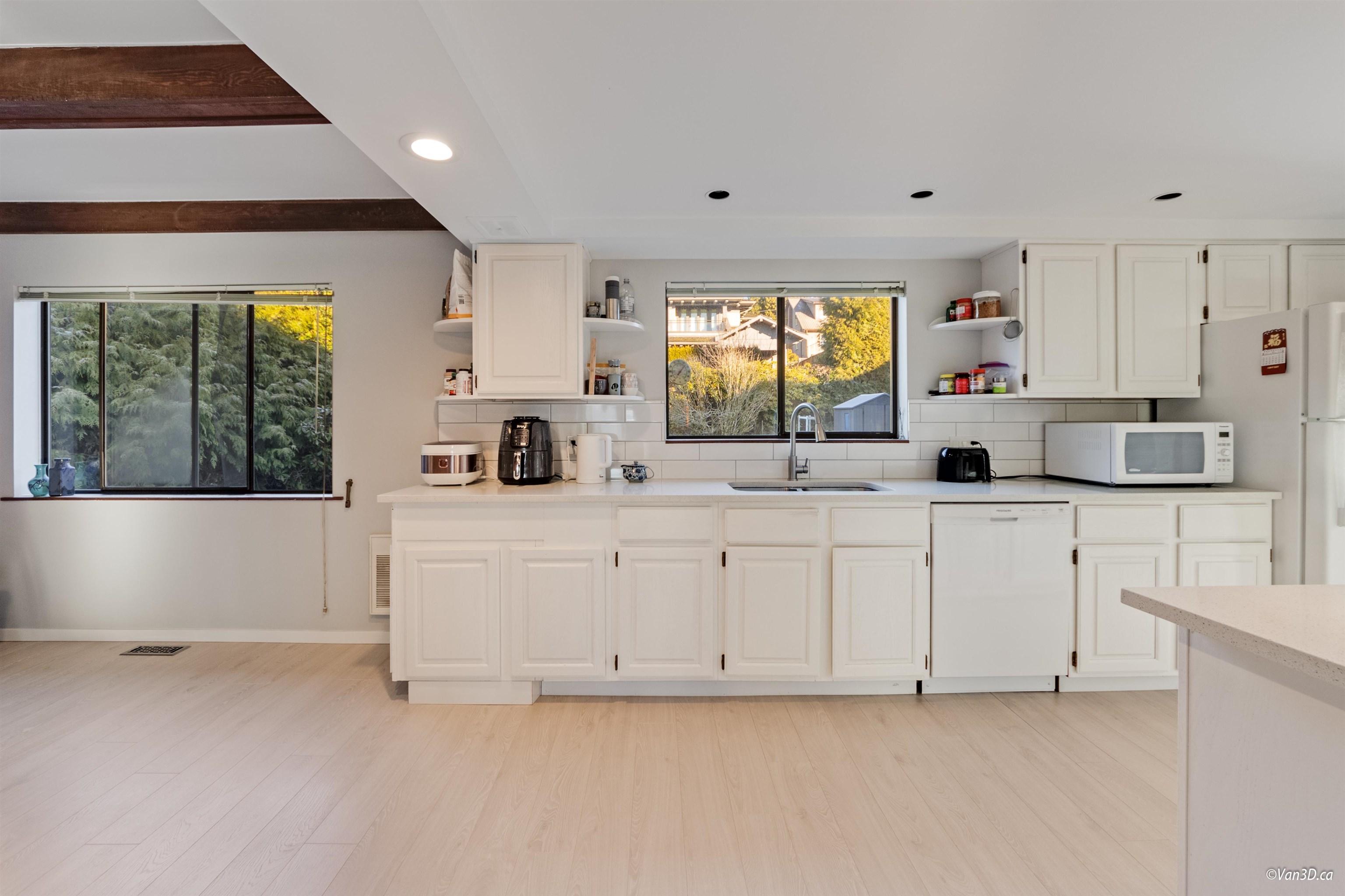 Listing image of 2317 KINGS AVENUE