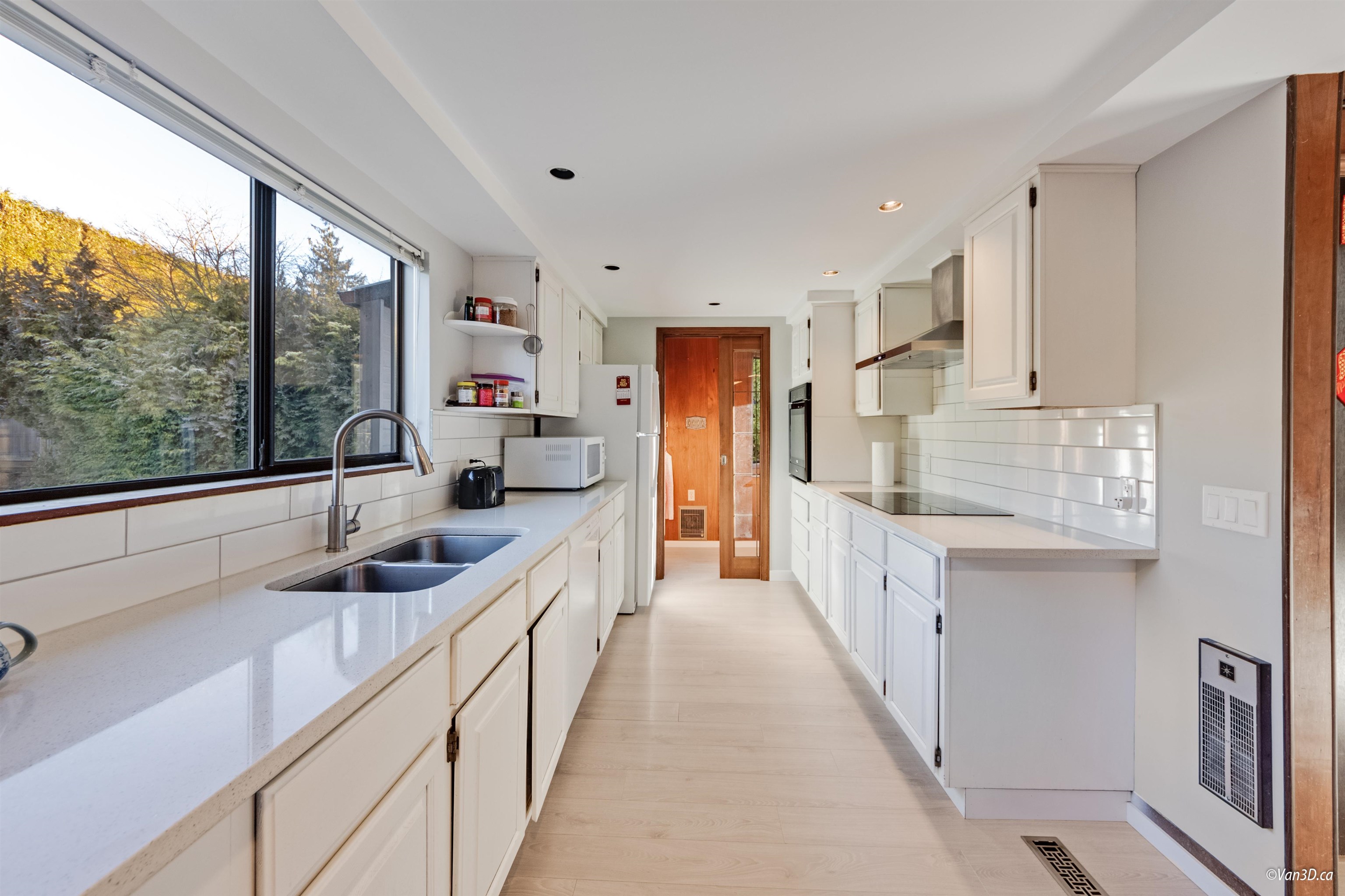 Listing image of 2317 KINGS AVENUE