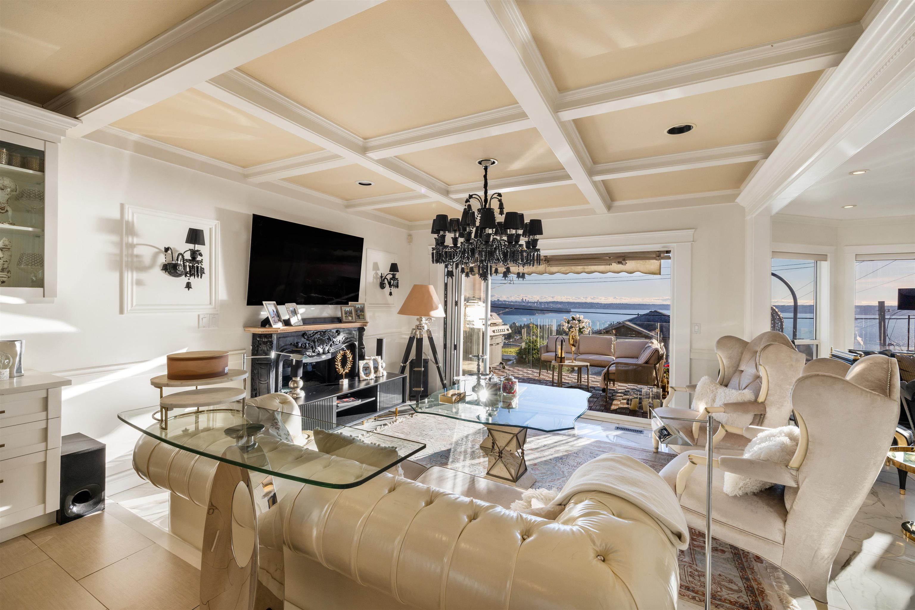 Listing image of 2198 ROSEBERY AVENUE