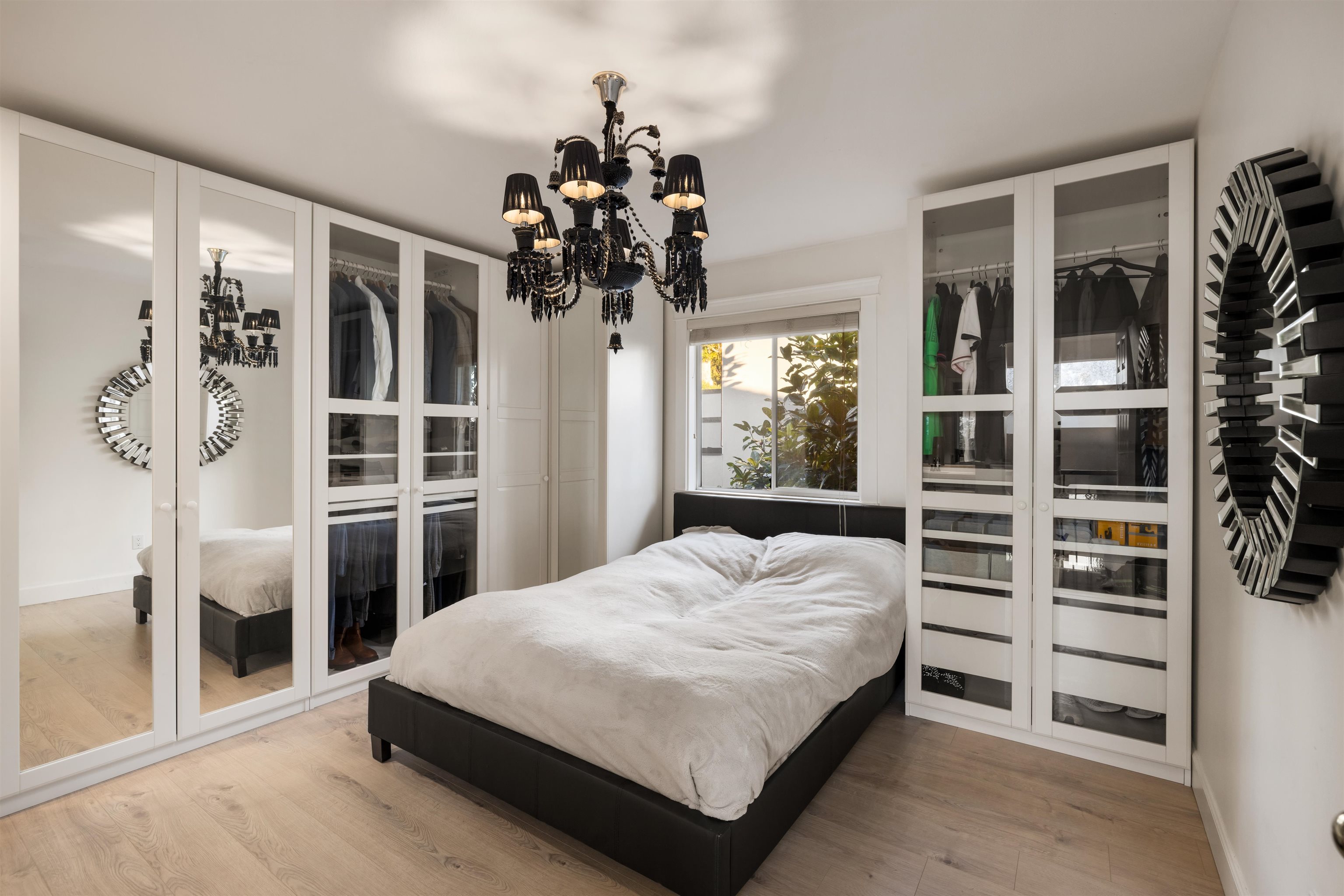 Listing image of 2198 ROSEBERY AVENUE
