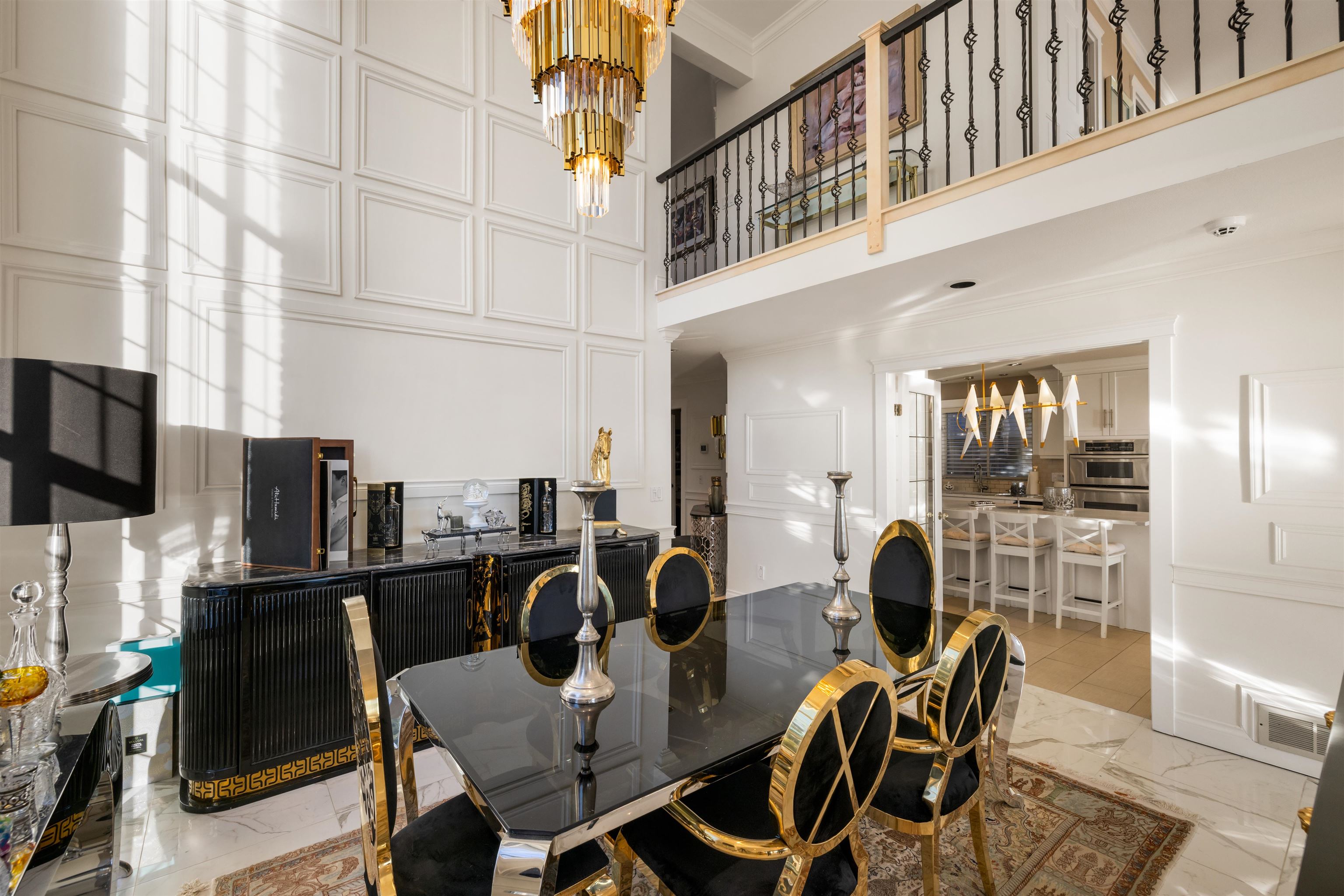 Listing image of 2198 ROSEBERY AVENUE