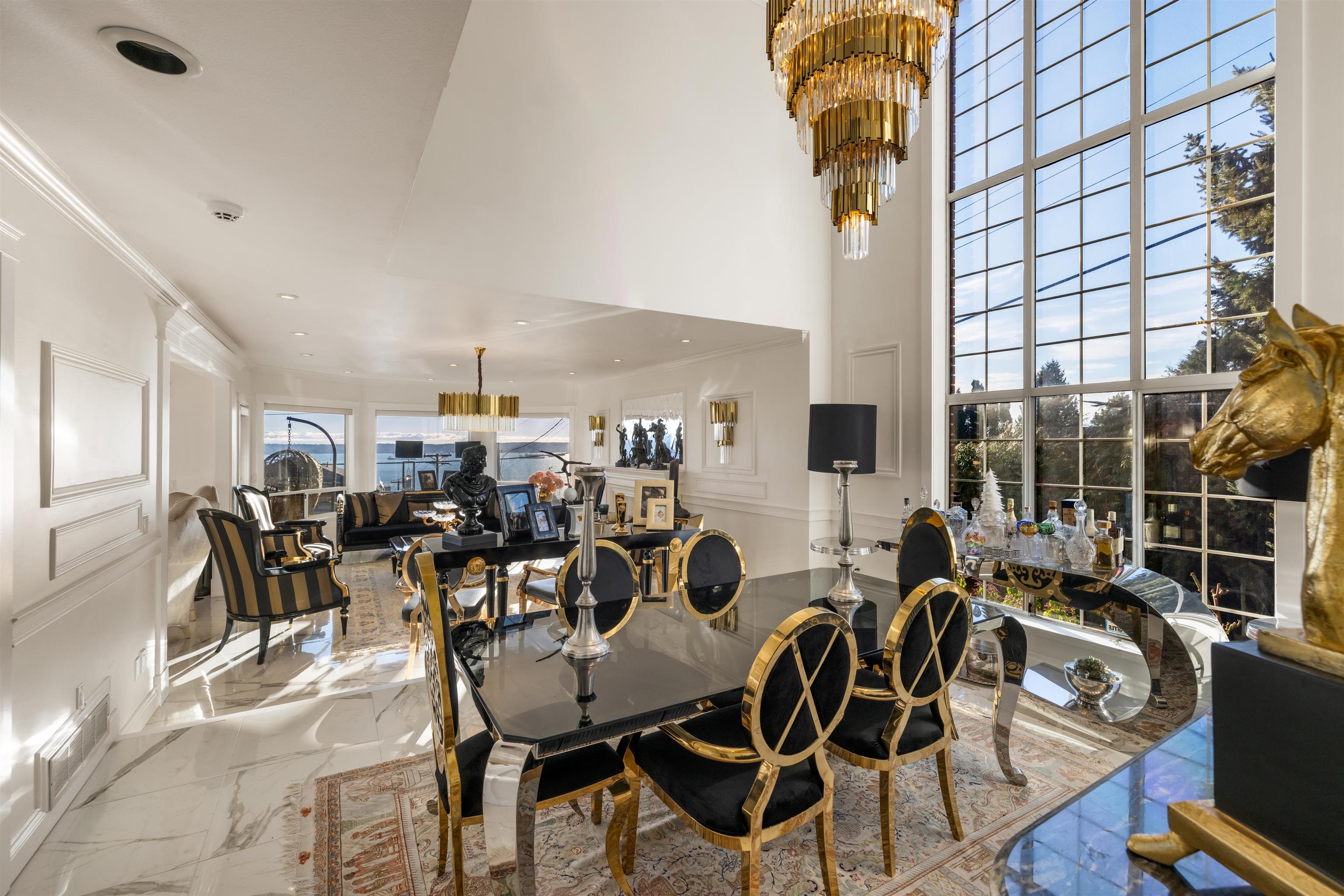 Listing image of 2198 ROSEBERY AVENUE