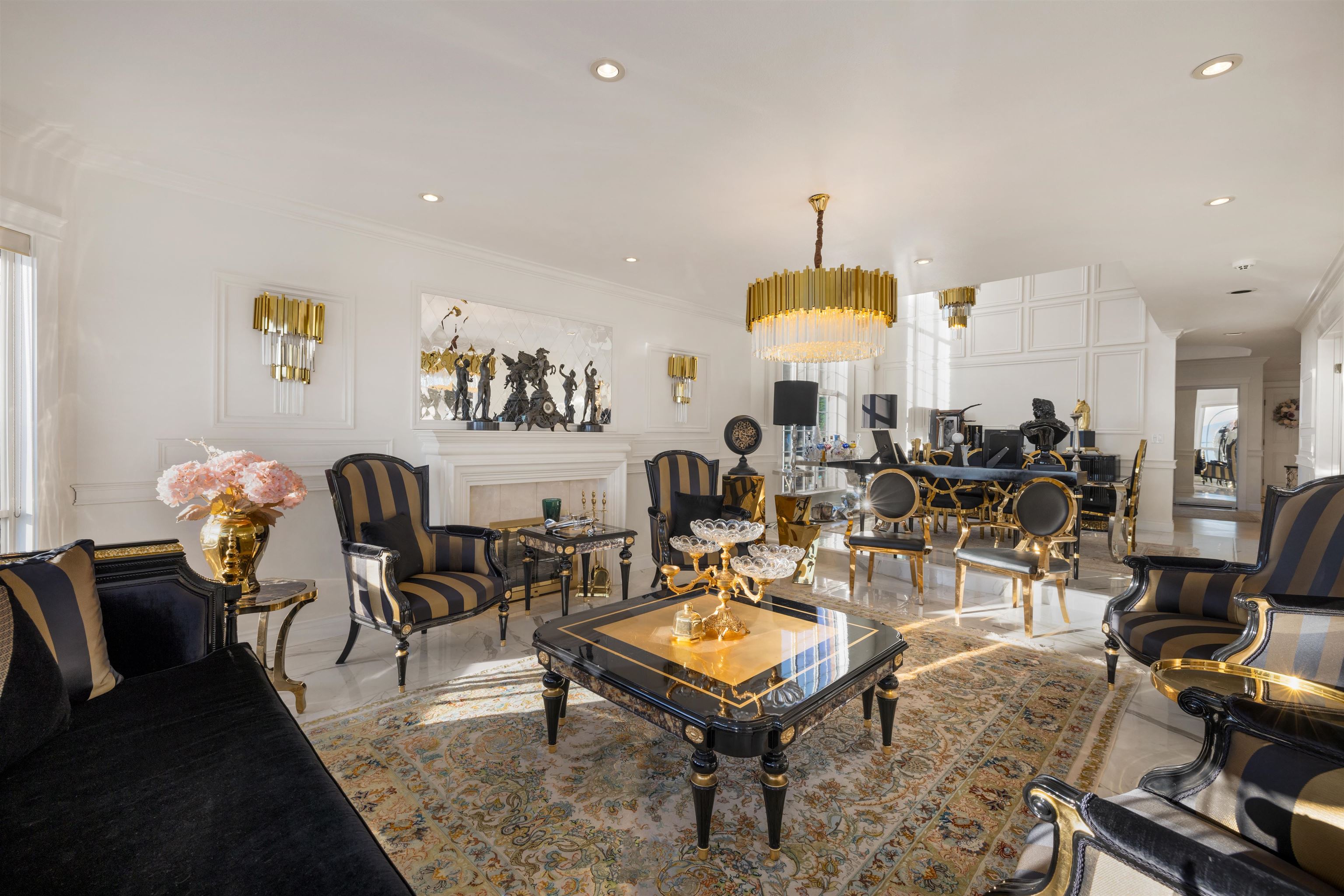Listing image of 2198 ROSEBERY AVENUE