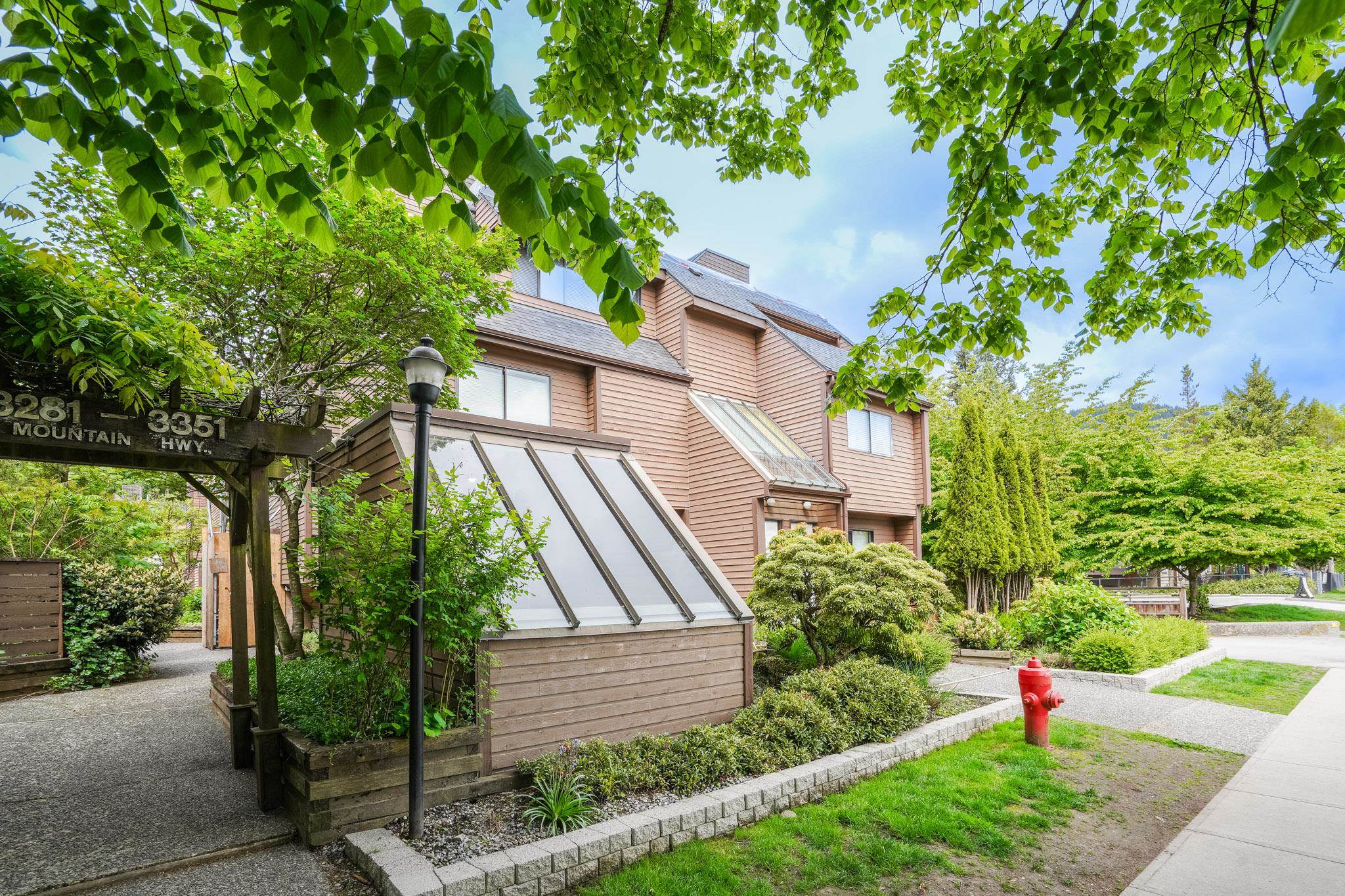 Listing image of 3349 MOUNTAIN HIGHWAY