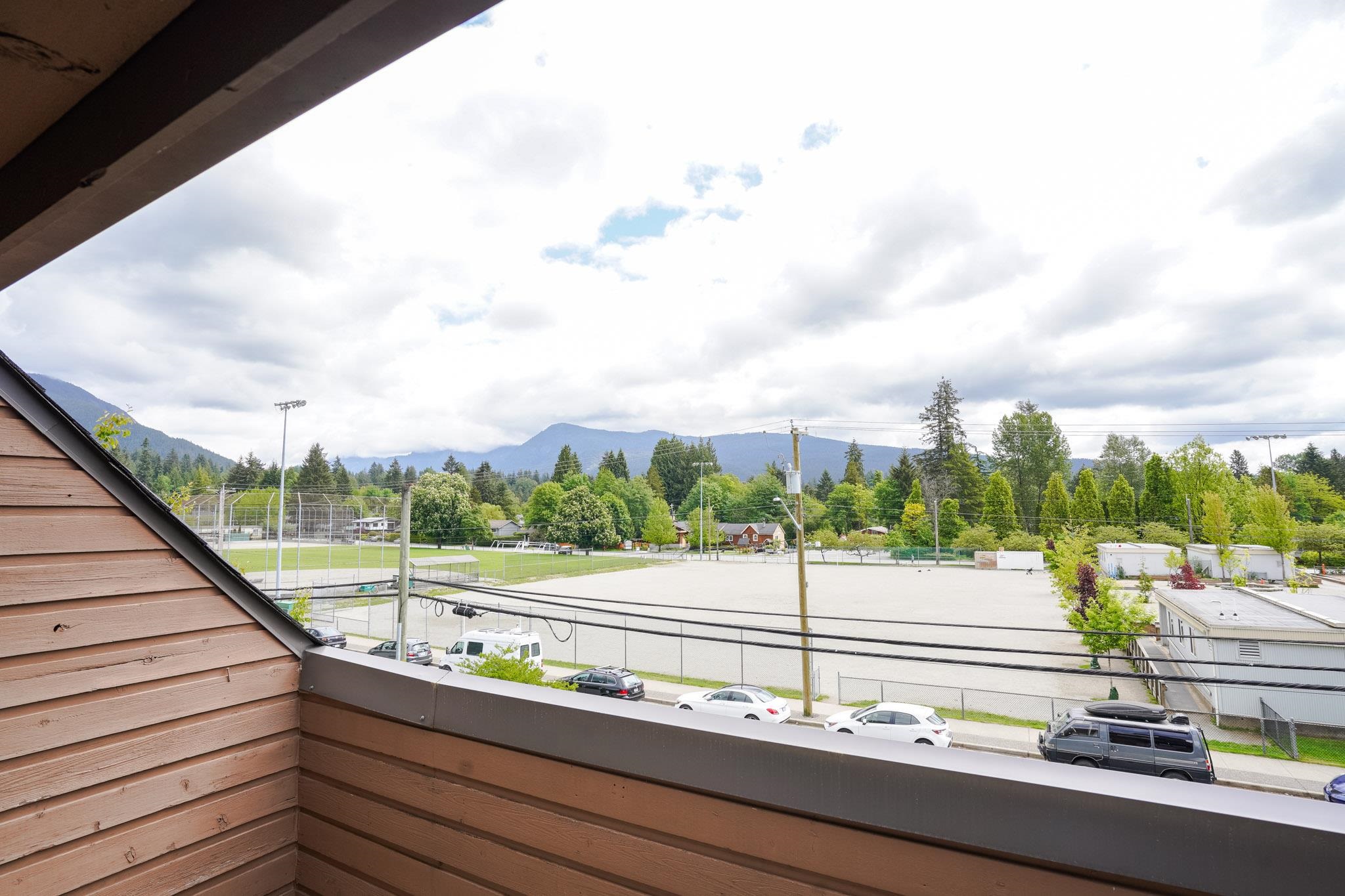 Listing image of 3349 MOUNTAIN HIGHWAY