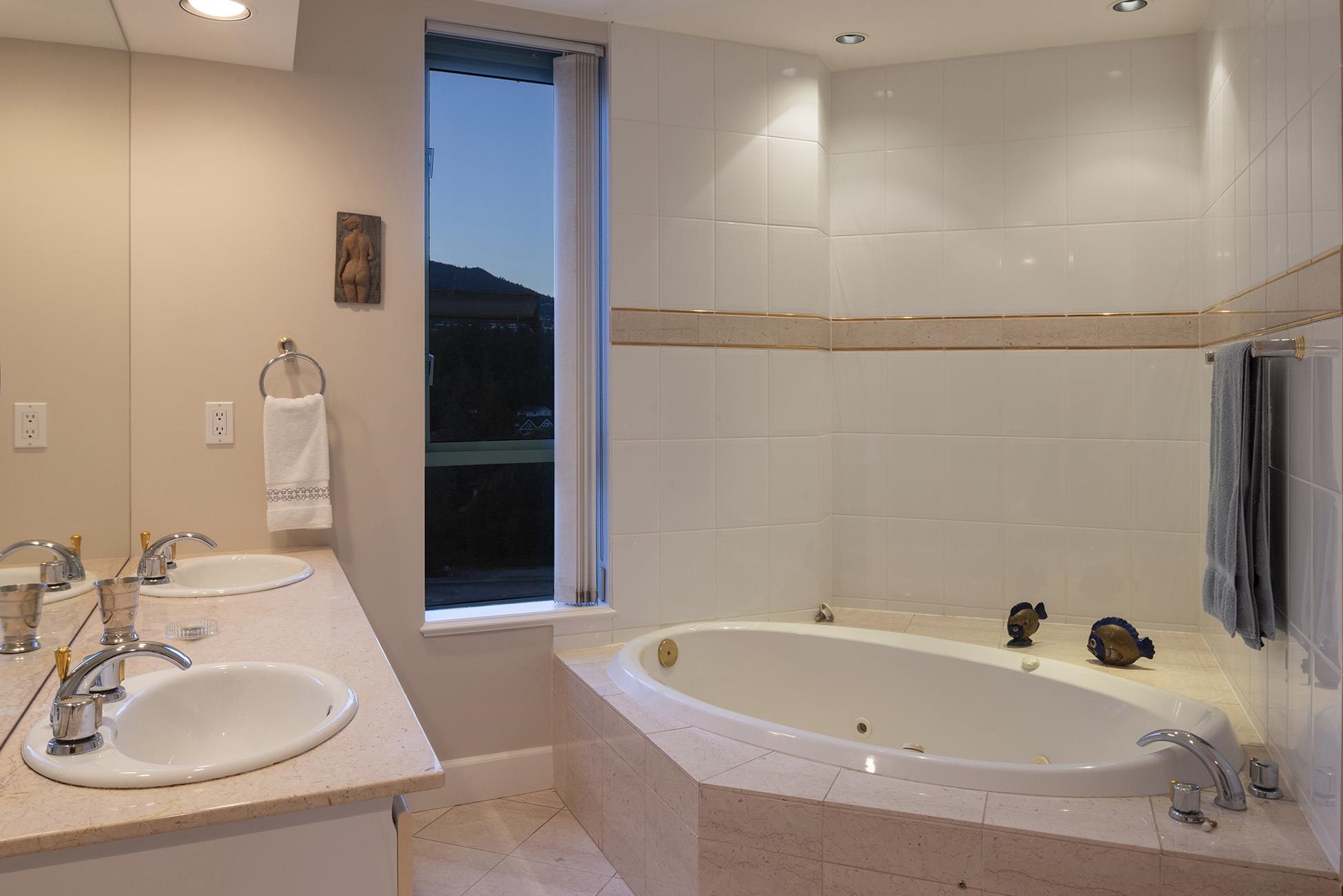 Listing image of 19A 328 TAYLOR WAY