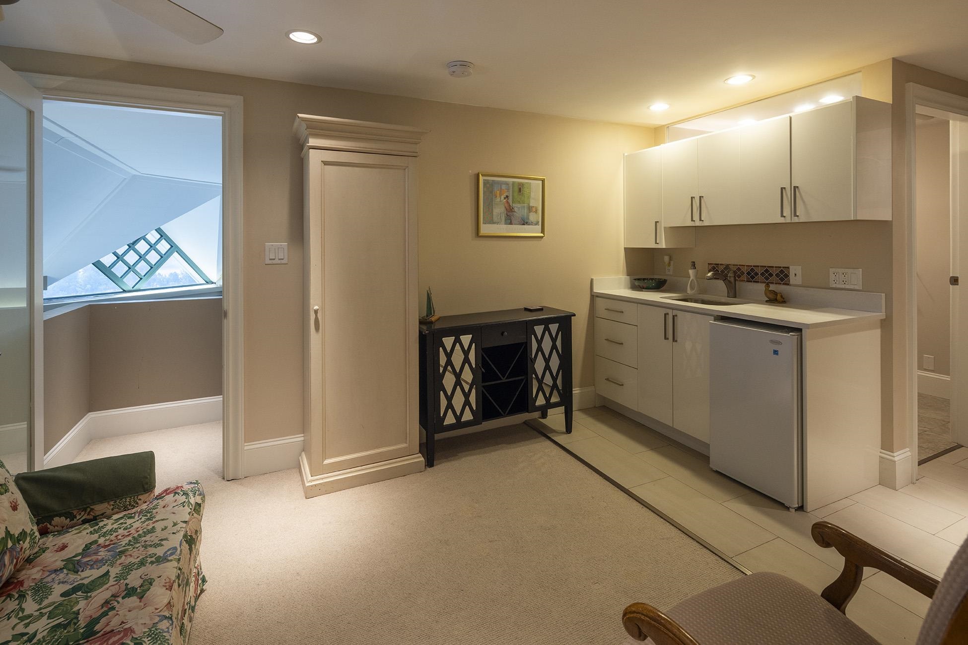 Listing image of 19A 328 TAYLOR WAY