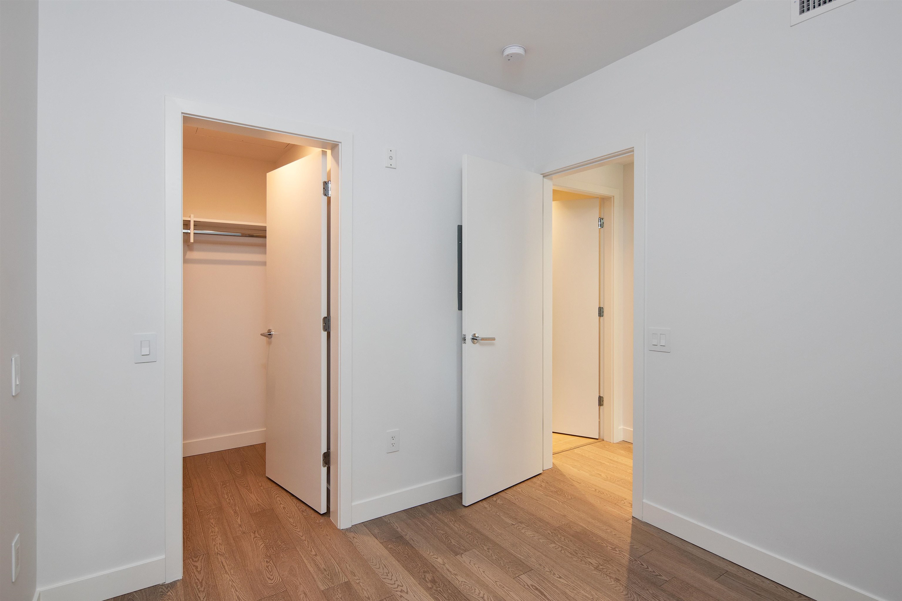 Listing image of 106 1055 RIDGEWOOD DRIVE