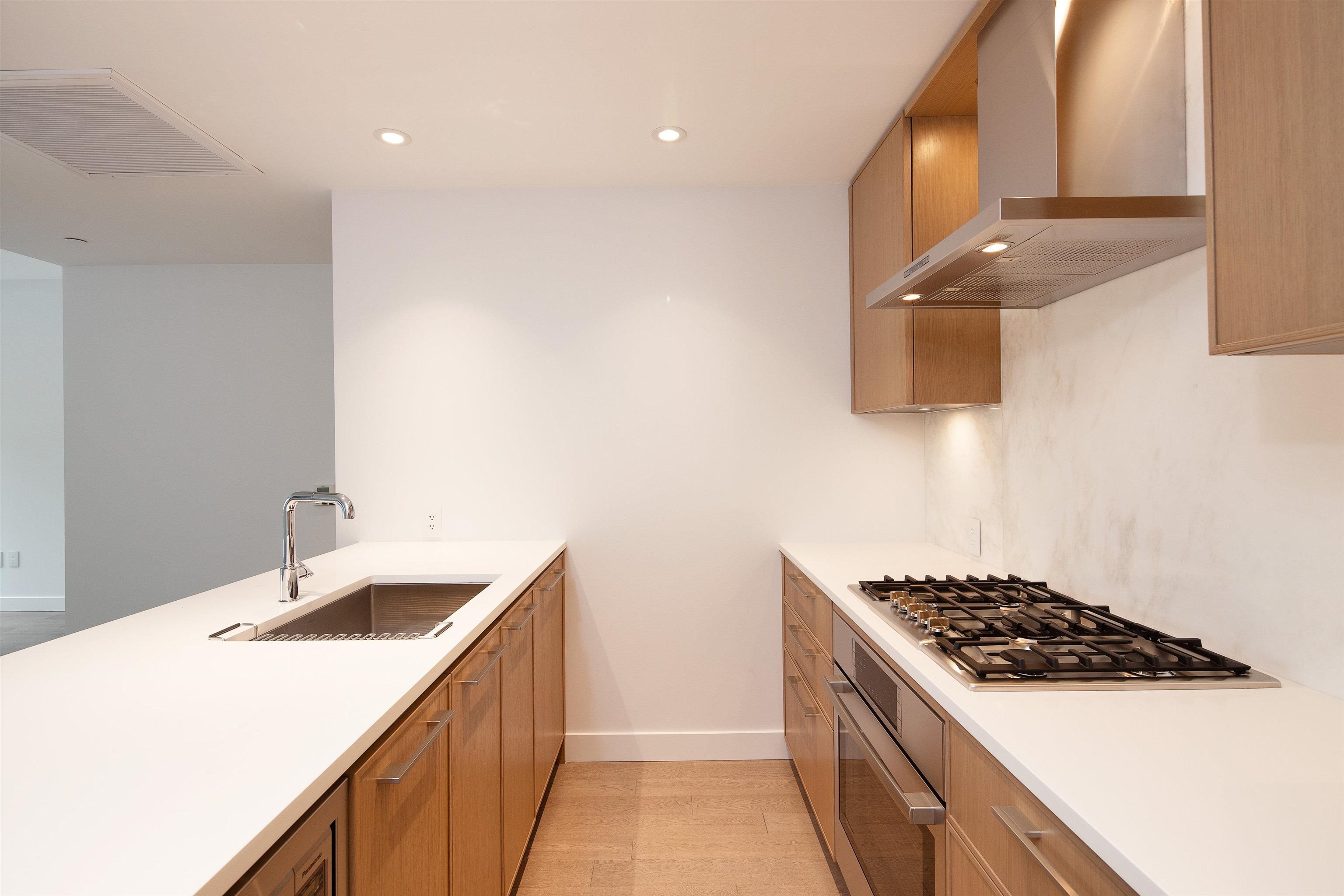 Listing image of 106 1055 RIDGEWOOD DRIVE