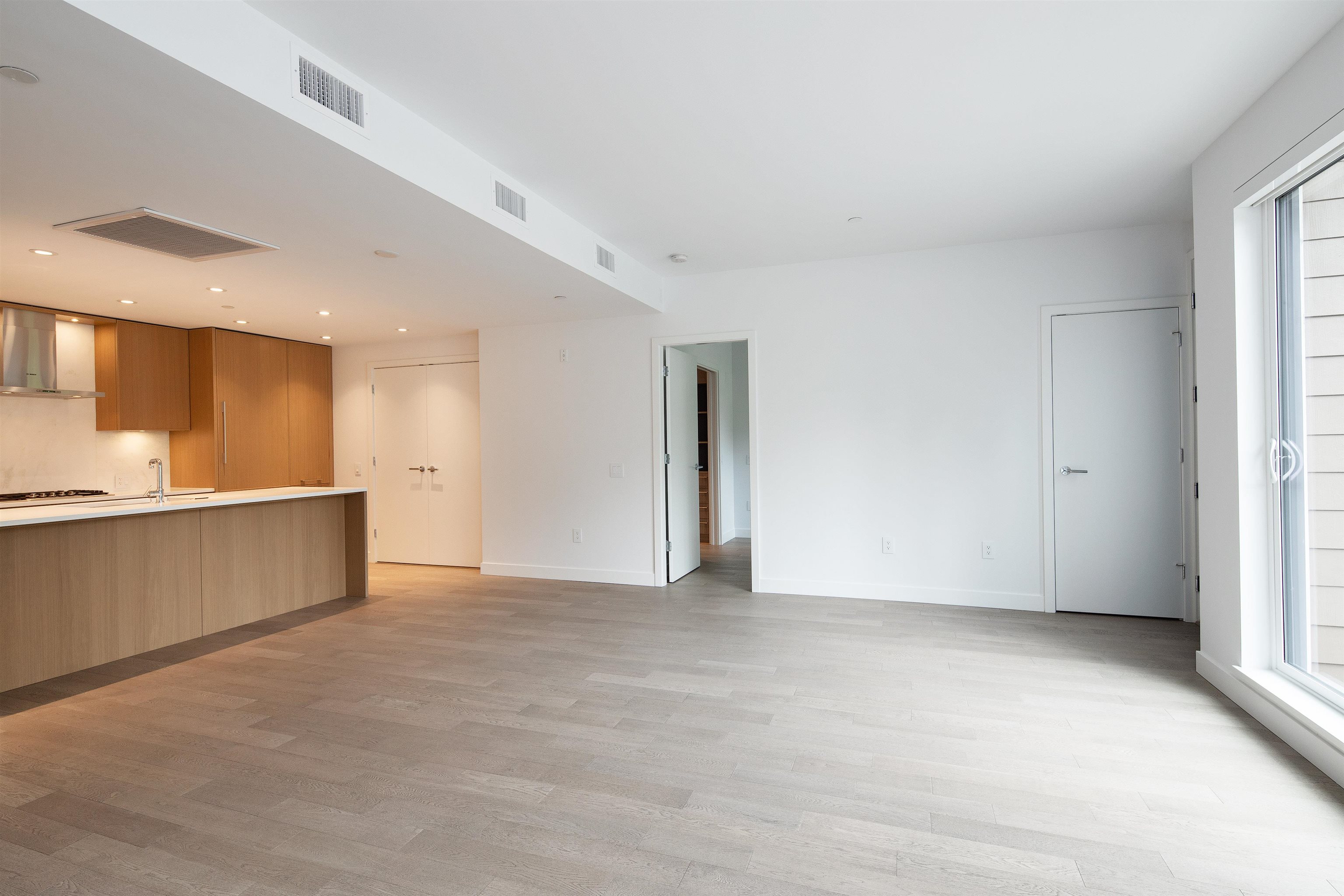 Listing image of 106 1055 RIDGEWOOD DRIVE