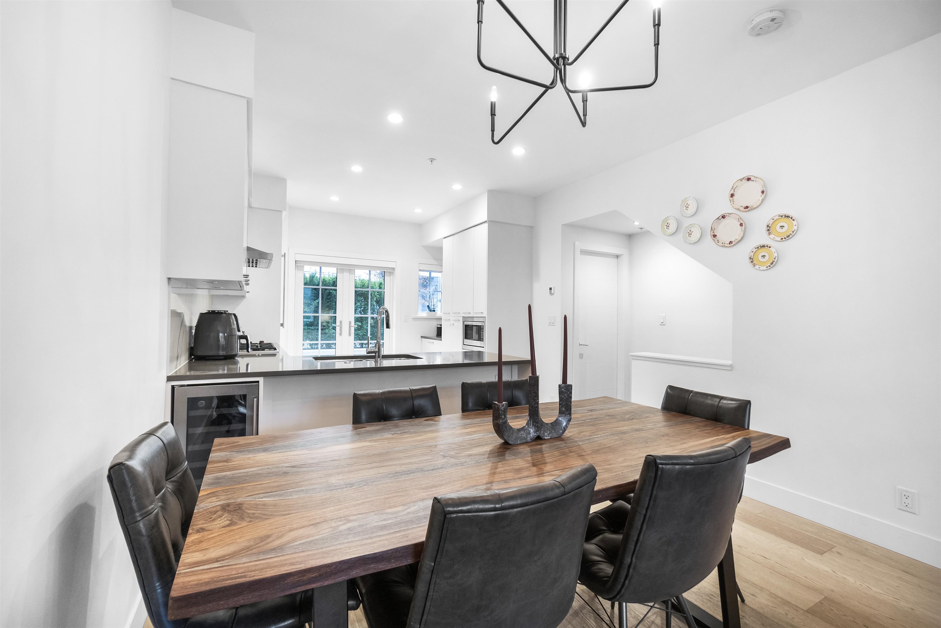 Listing image of 5 1133 RIDGEWOOD DRIVE