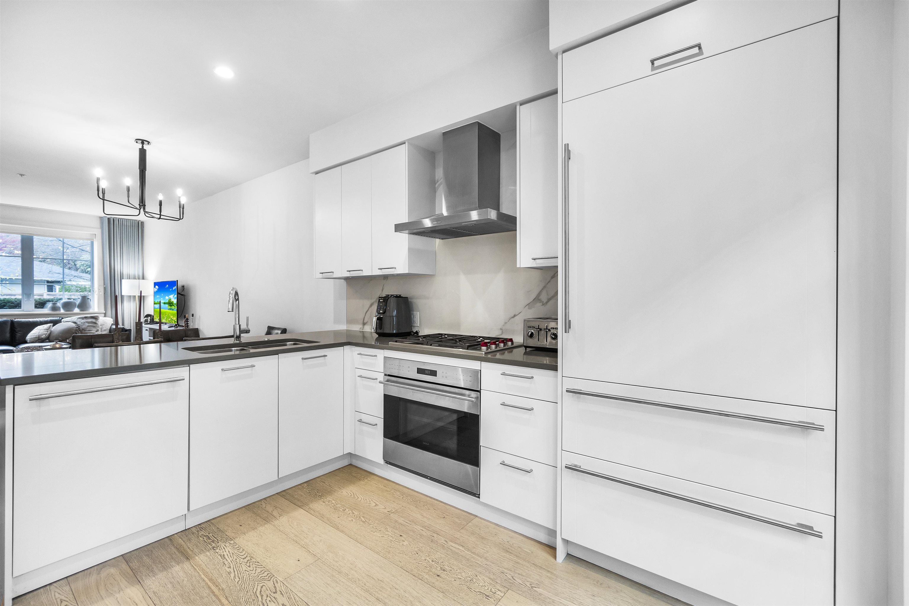 Listing image of 5 1133 RIDGEWOOD DRIVE