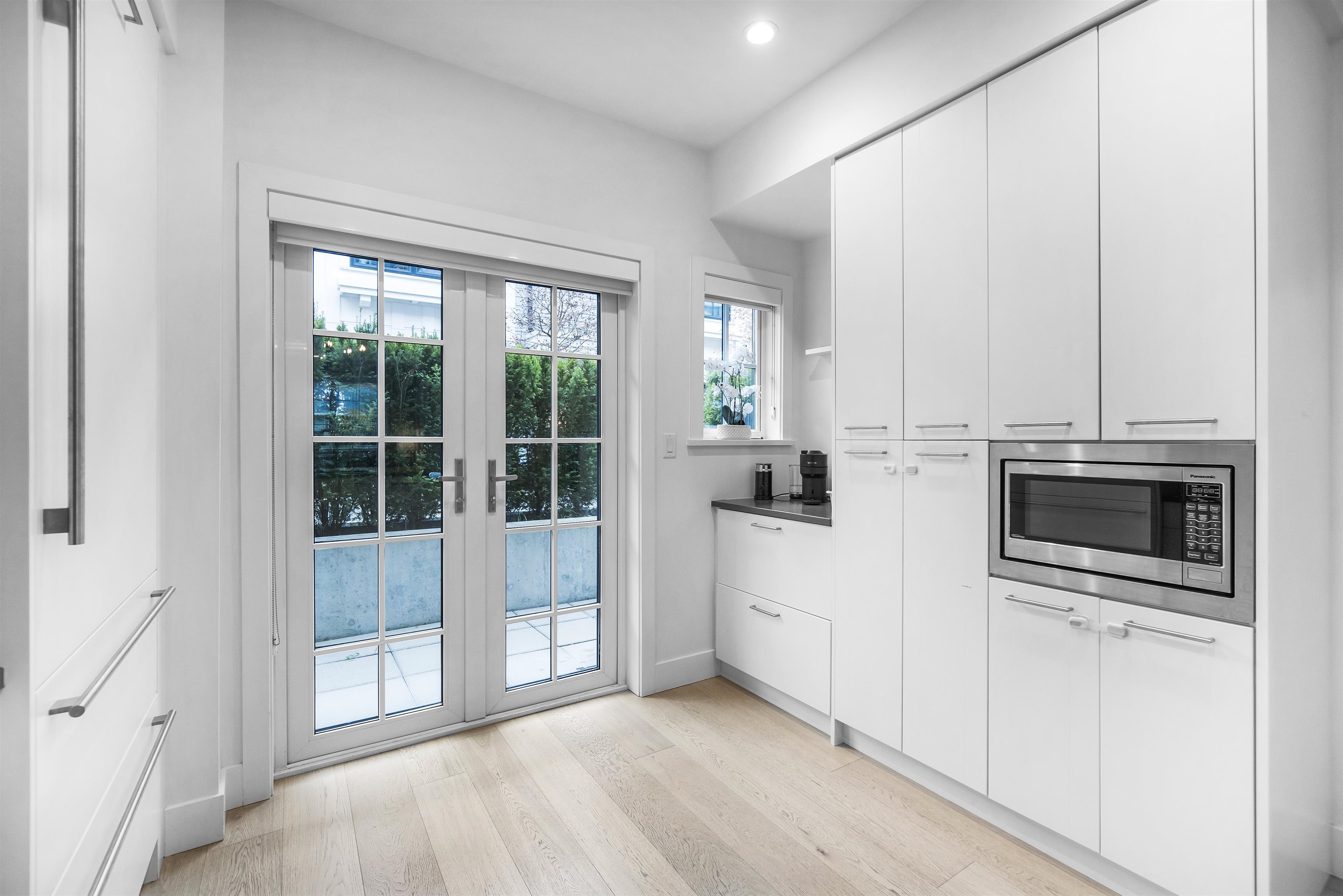Listing image of 5 1133 RIDGEWOOD DRIVE