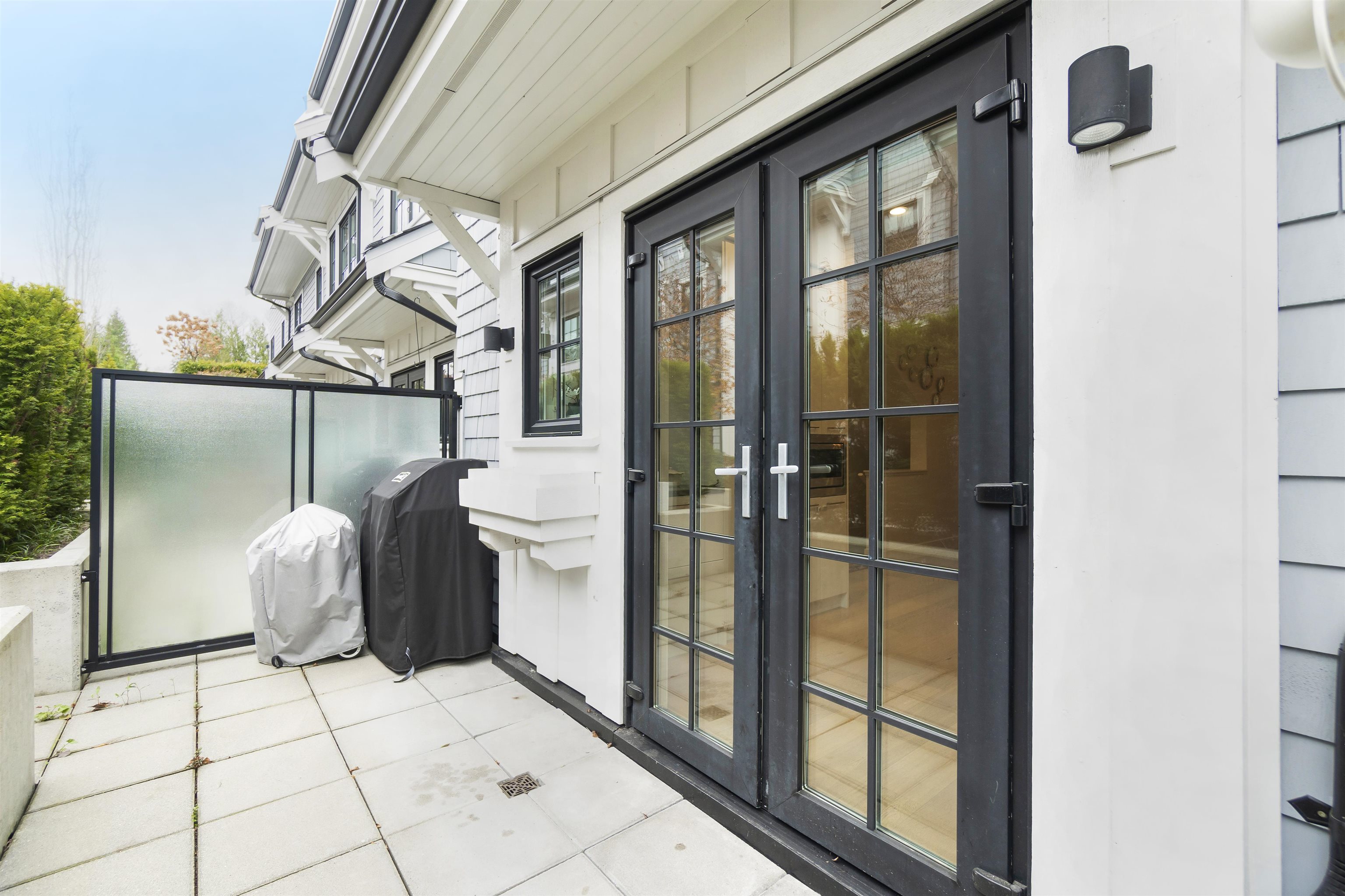 Listing image of 5 1133 RIDGEWOOD DRIVE