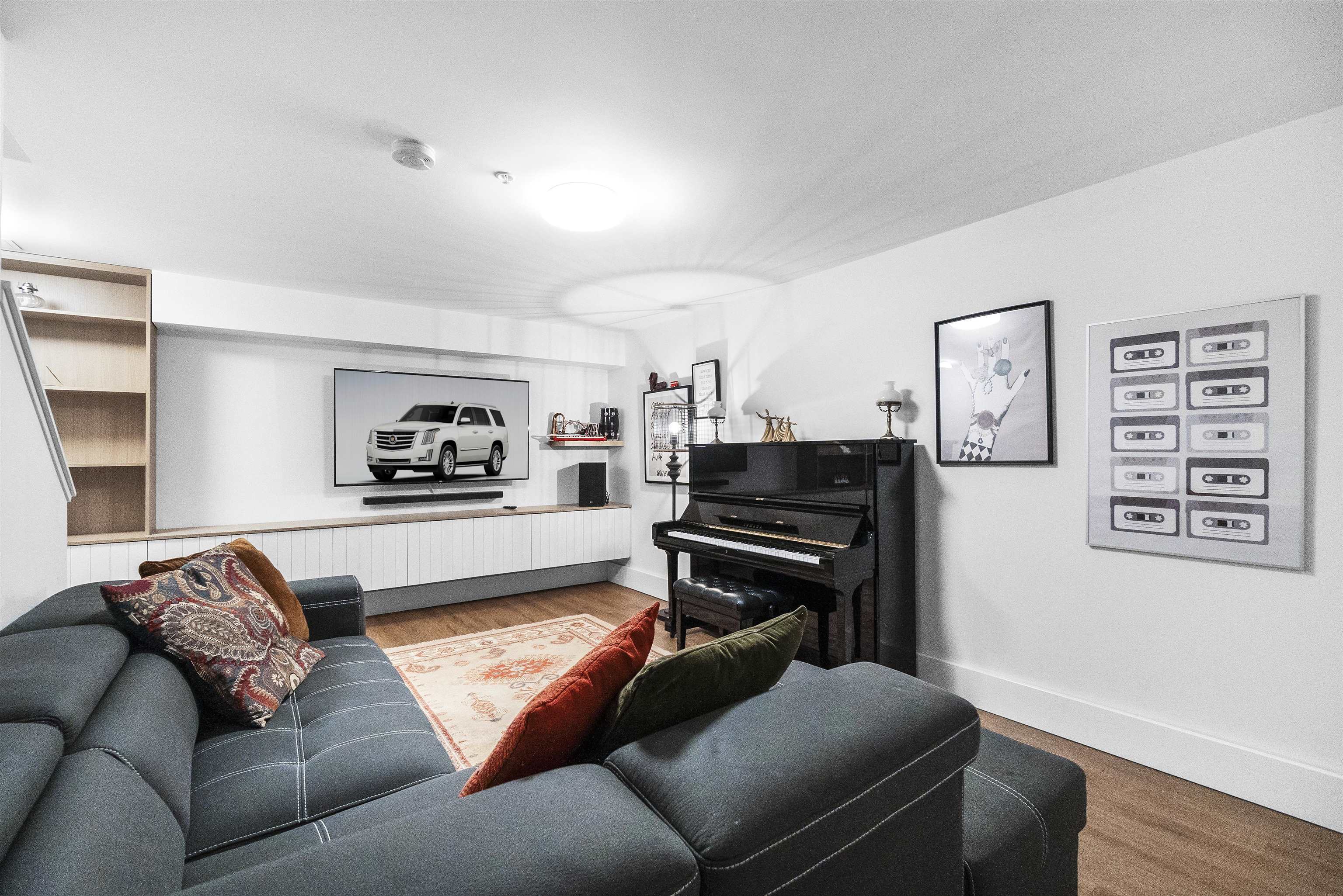 Listing image of 5 1133 RIDGEWOOD DRIVE