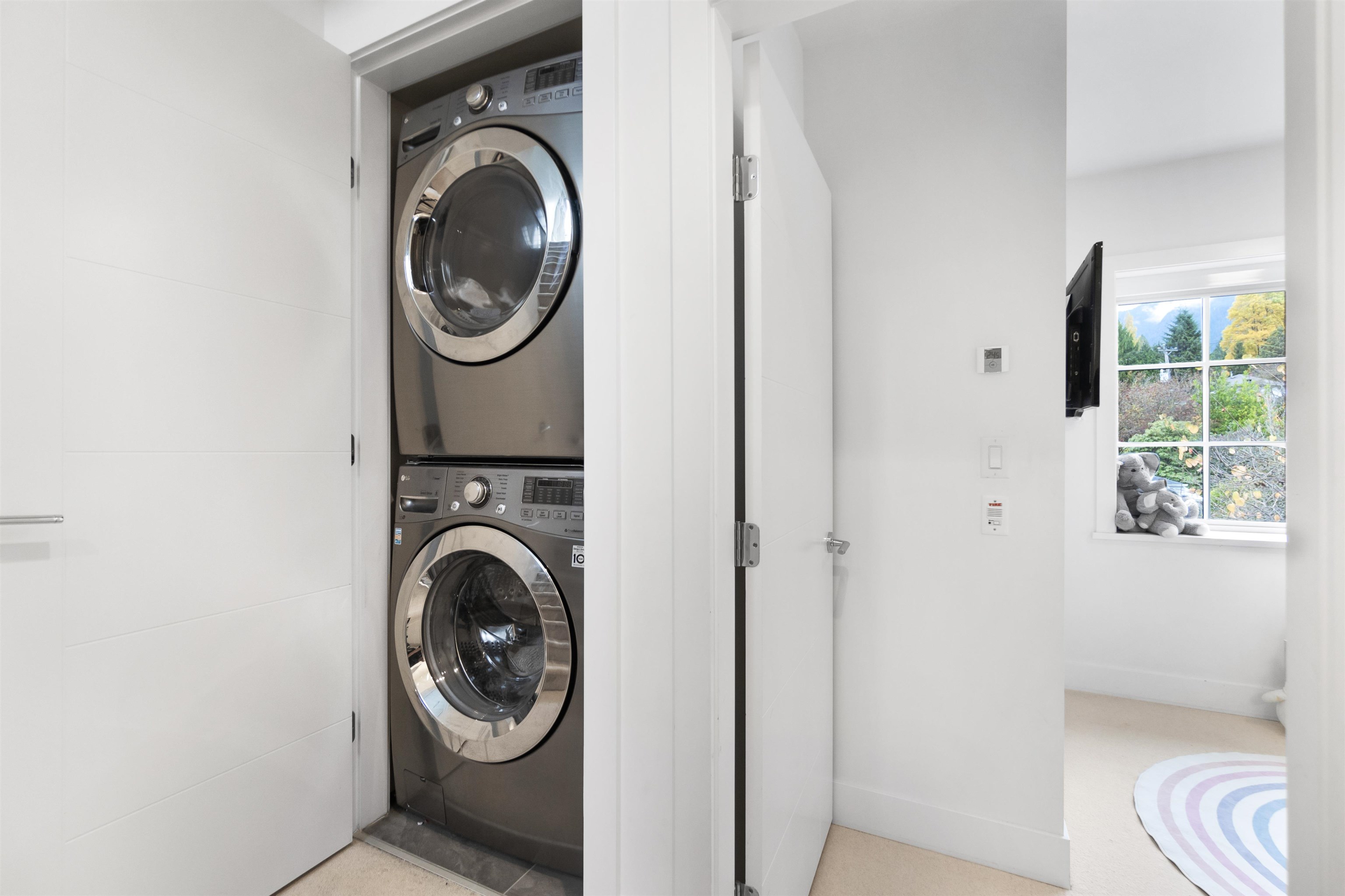 Listing image of 5 1133 RIDGEWOOD DRIVE