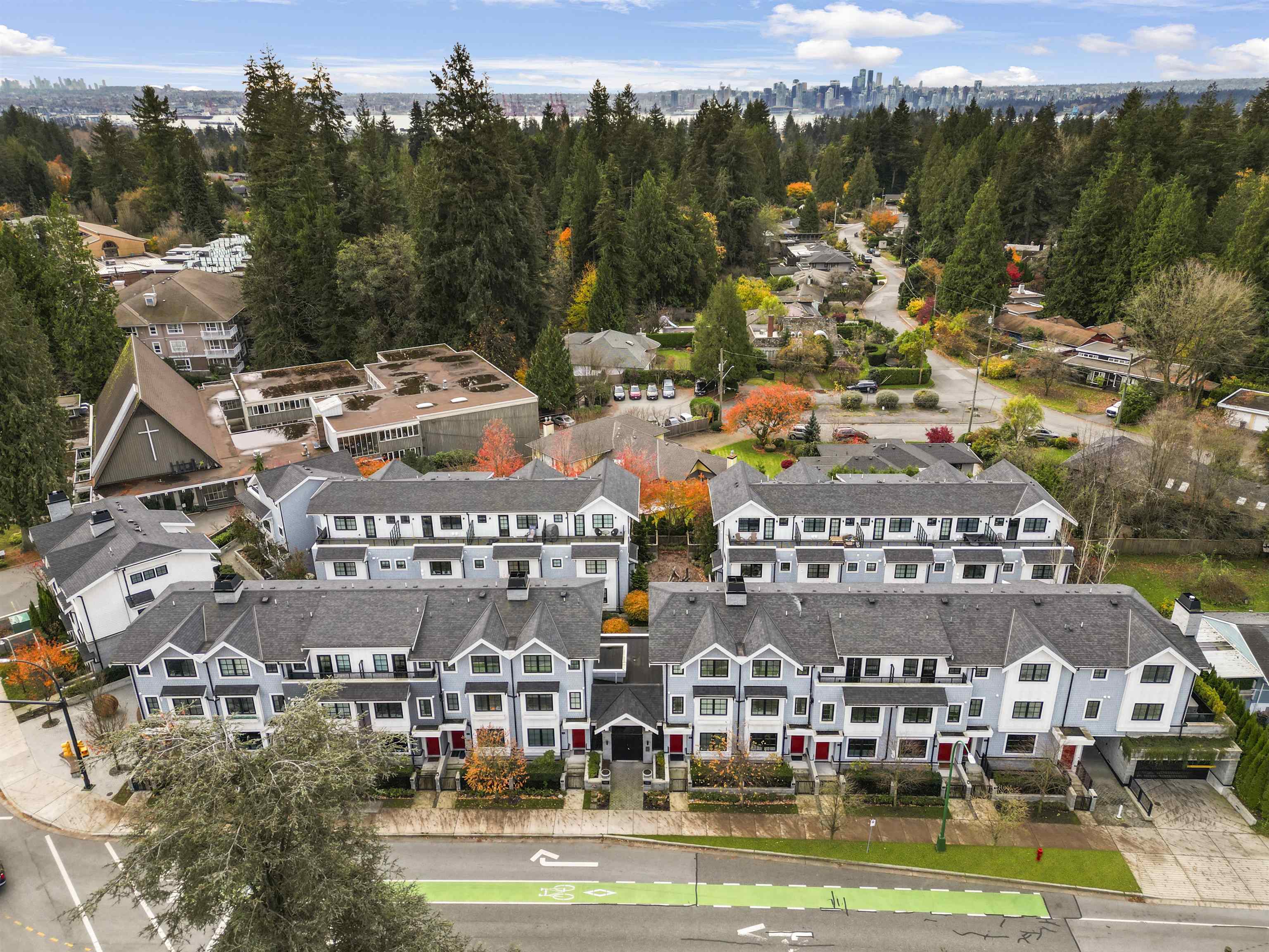 Listing image of 5 1133 RIDGEWOOD DRIVE