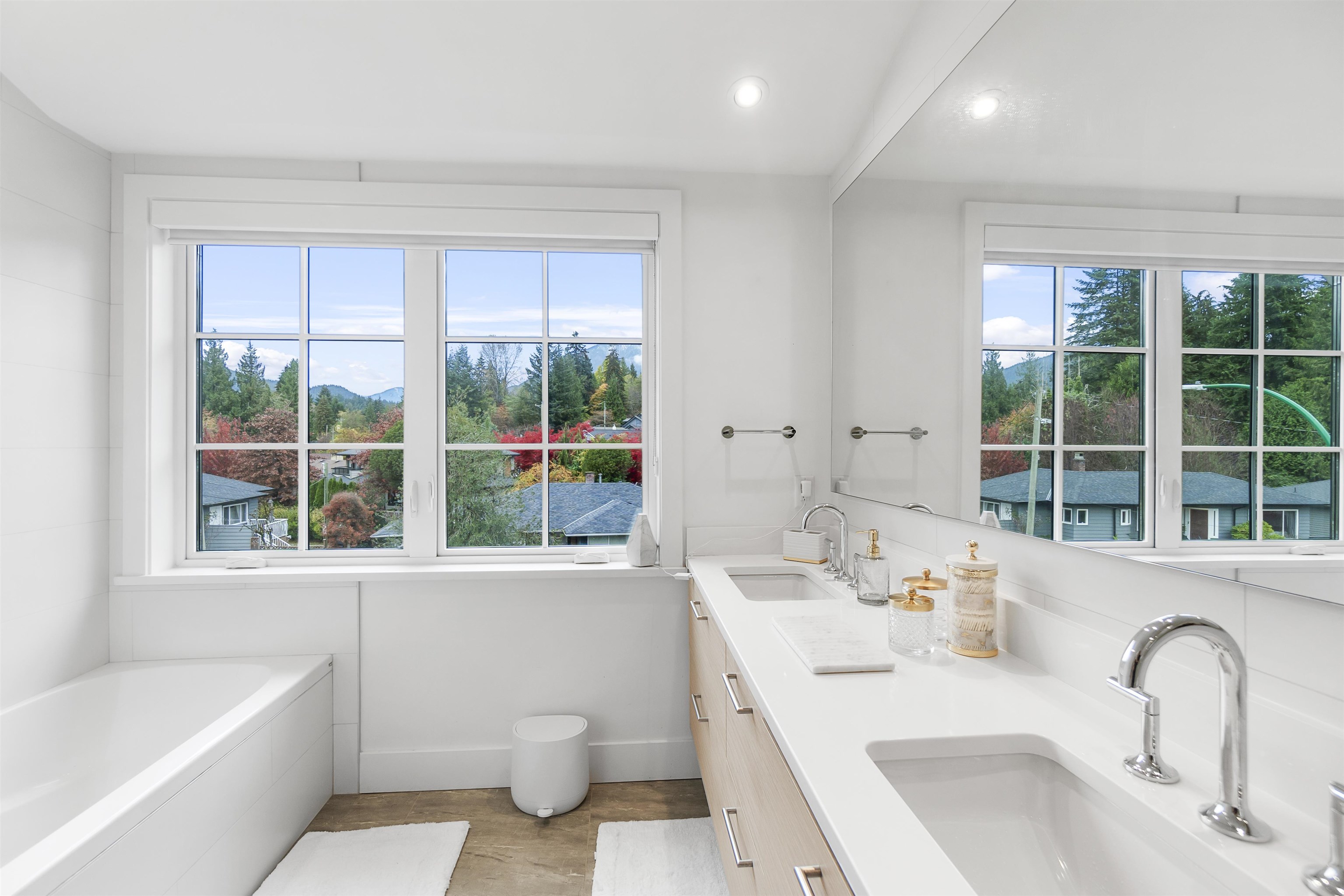 Listing image of 5 1133 RIDGEWOOD DRIVE