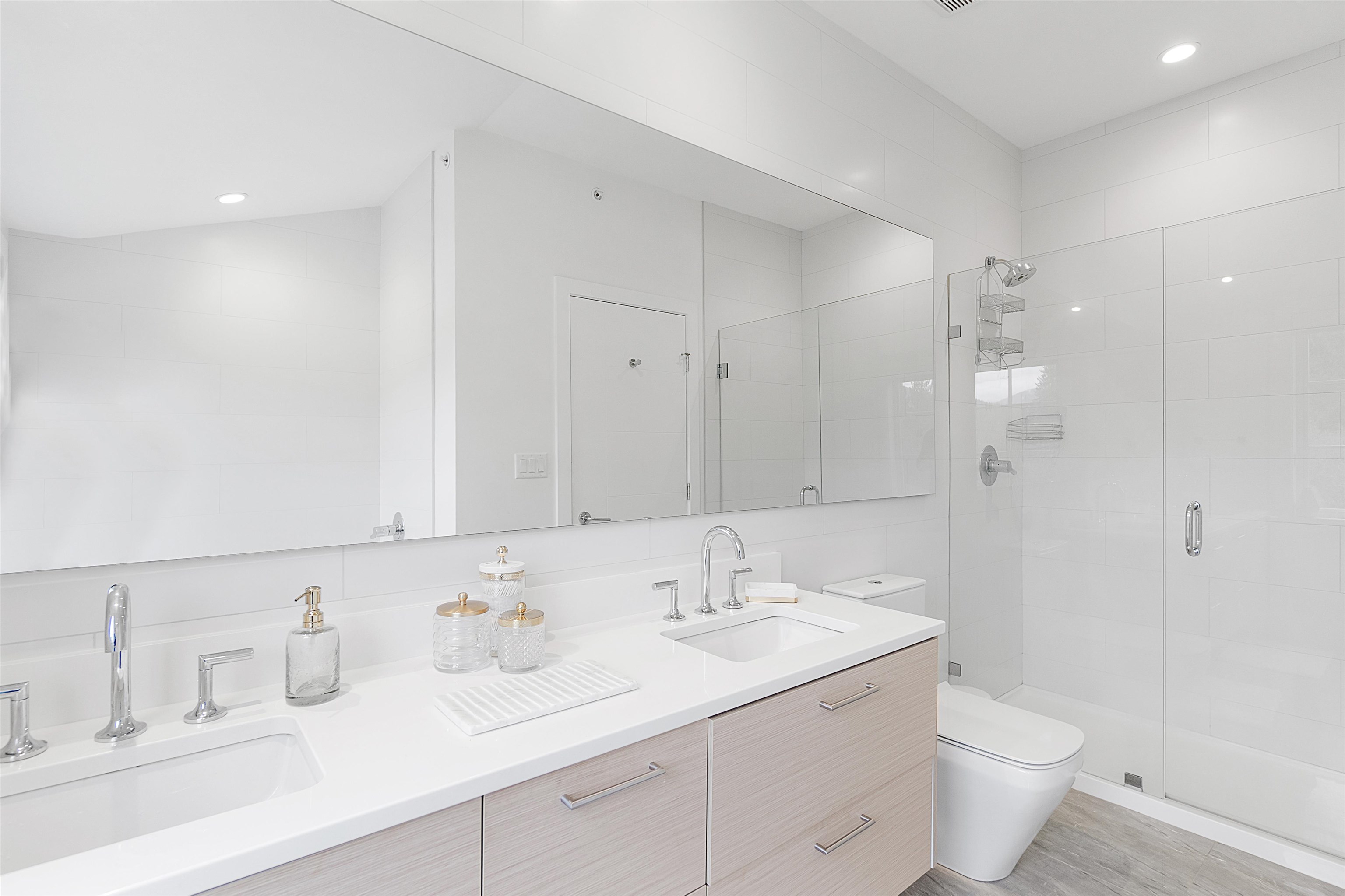 Listing image of 5 1133 RIDGEWOOD DRIVE