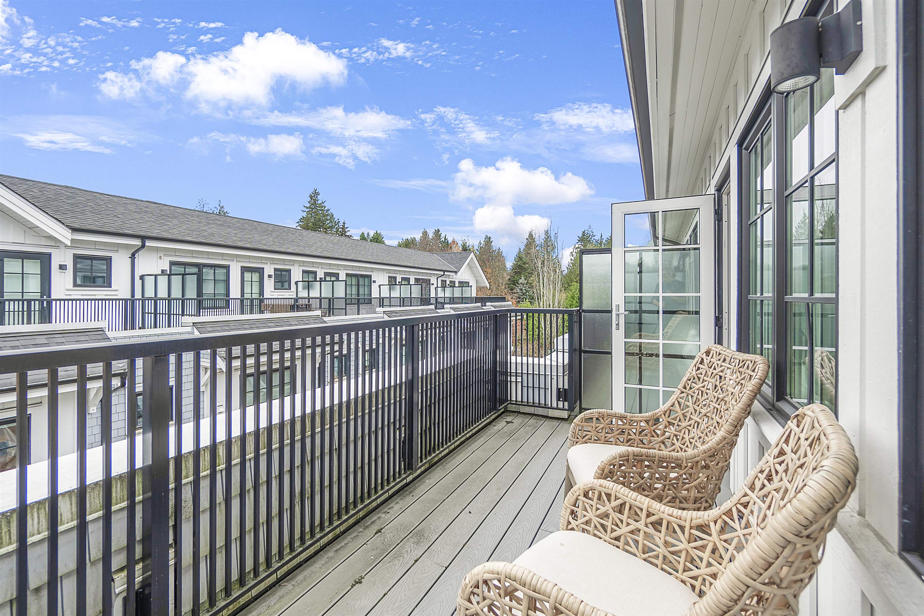 Listing image of 5 1133 RIDGEWOOD DRIVE