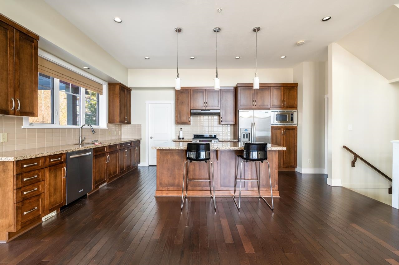 Listing image of 800 OCEAN CREST DRIVE