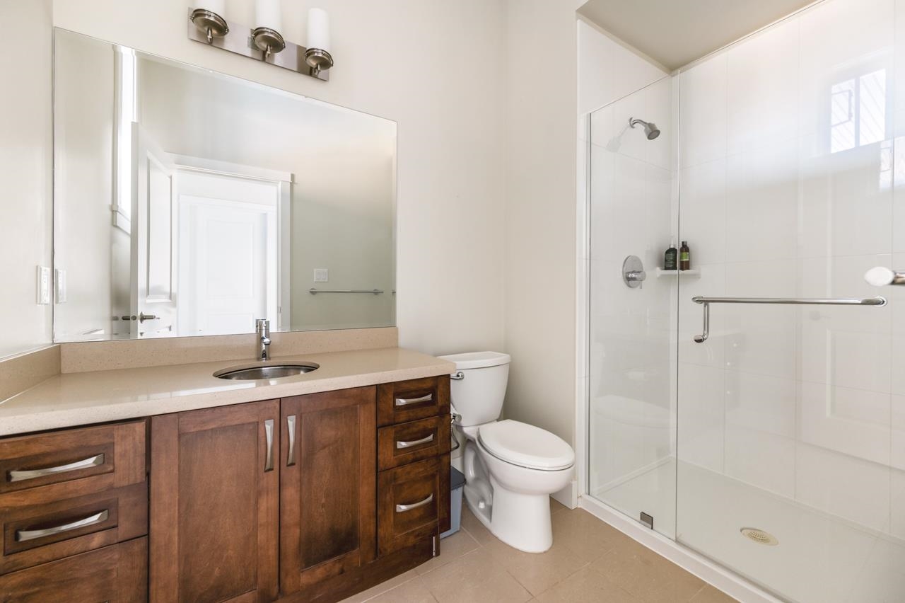 Listing image of 800 OCEAN CREST DRIVE