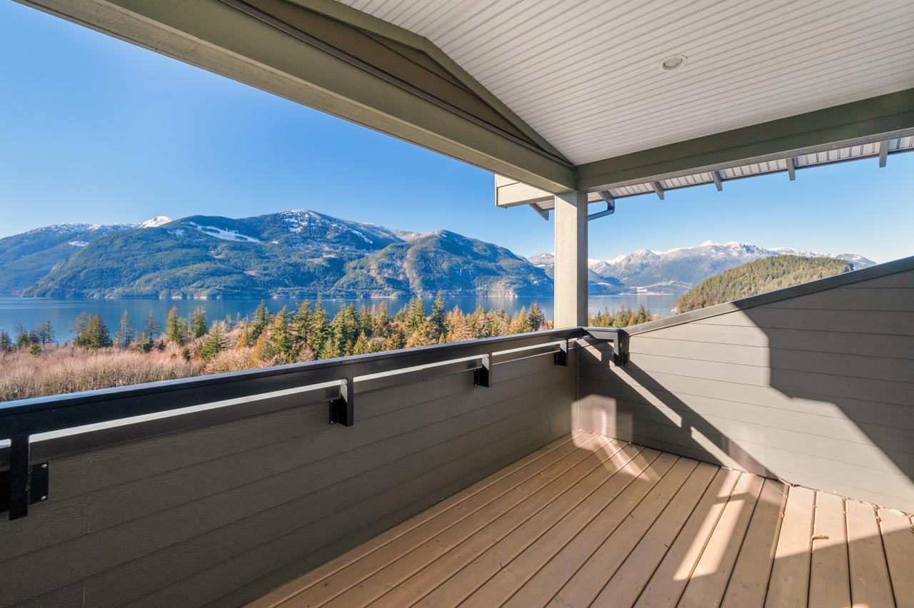 Listing image of 800 OCEAN CREST DRIVE