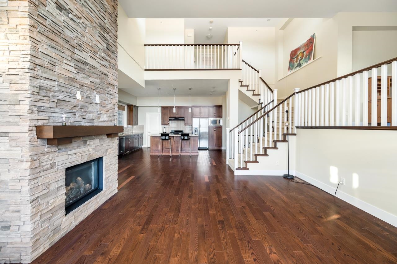 Listing image of 800 OCEAN CREST DRIVE