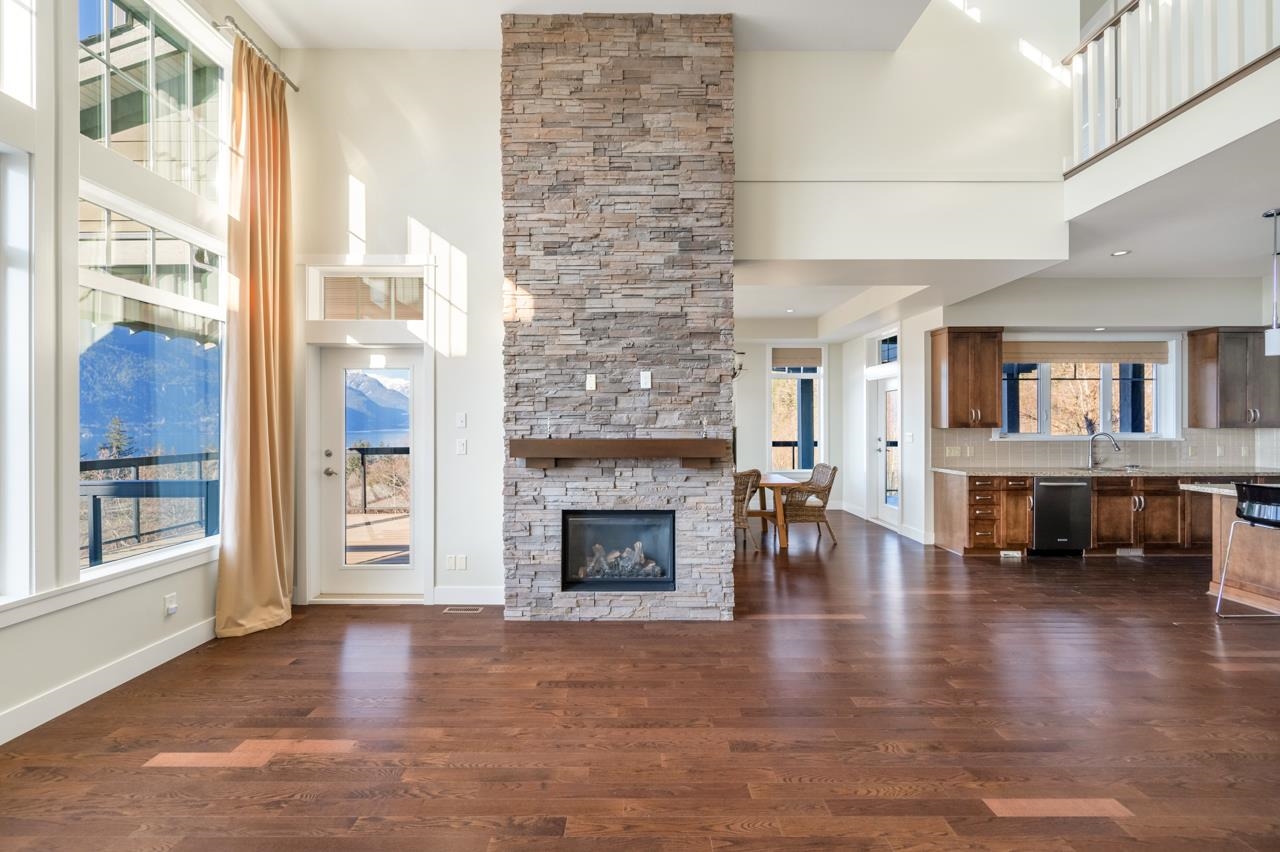 Listing image of 800 OCEAN CREST DRIVE