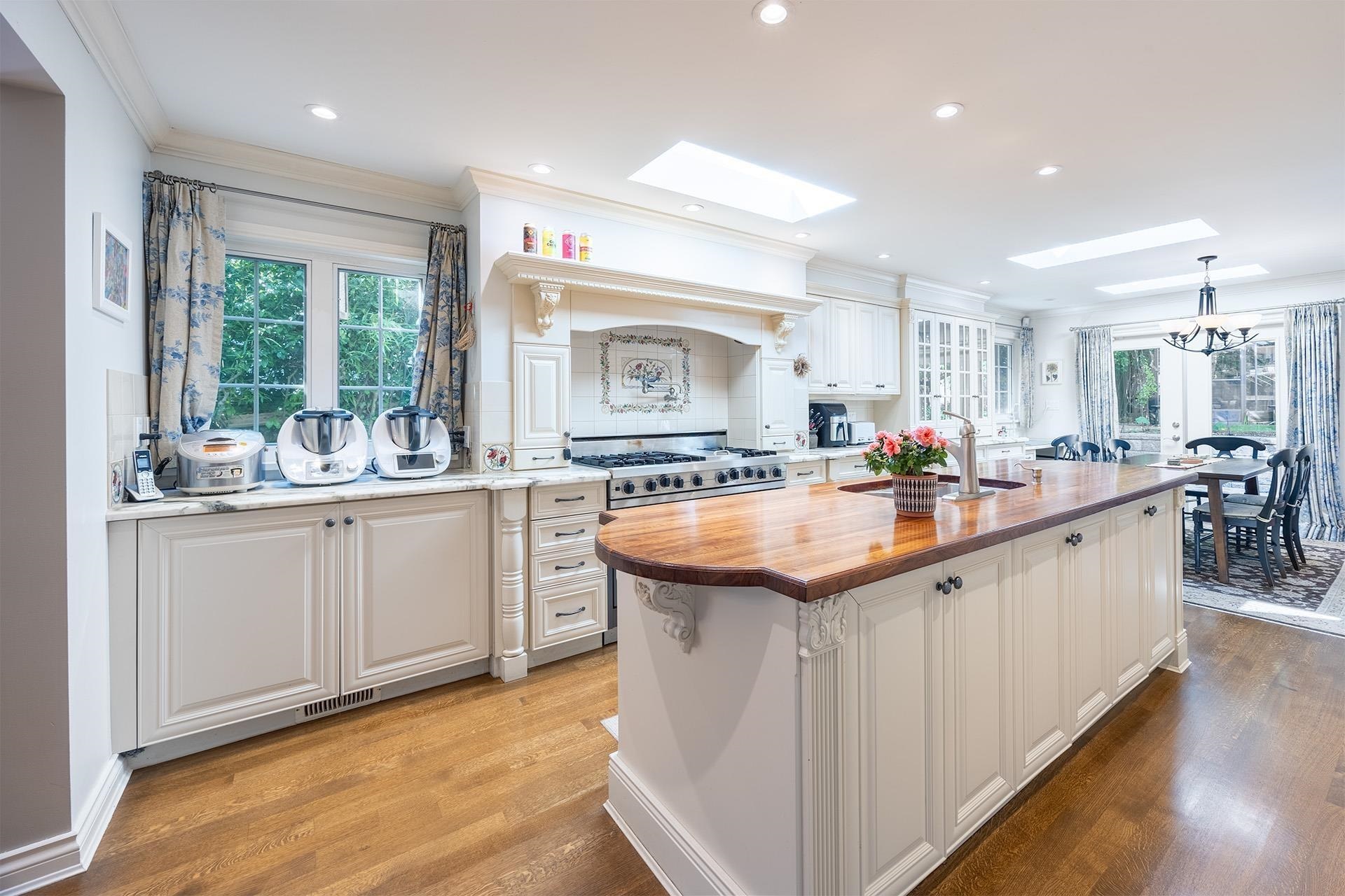 Listing image of 539 NEWCROFT PLACE